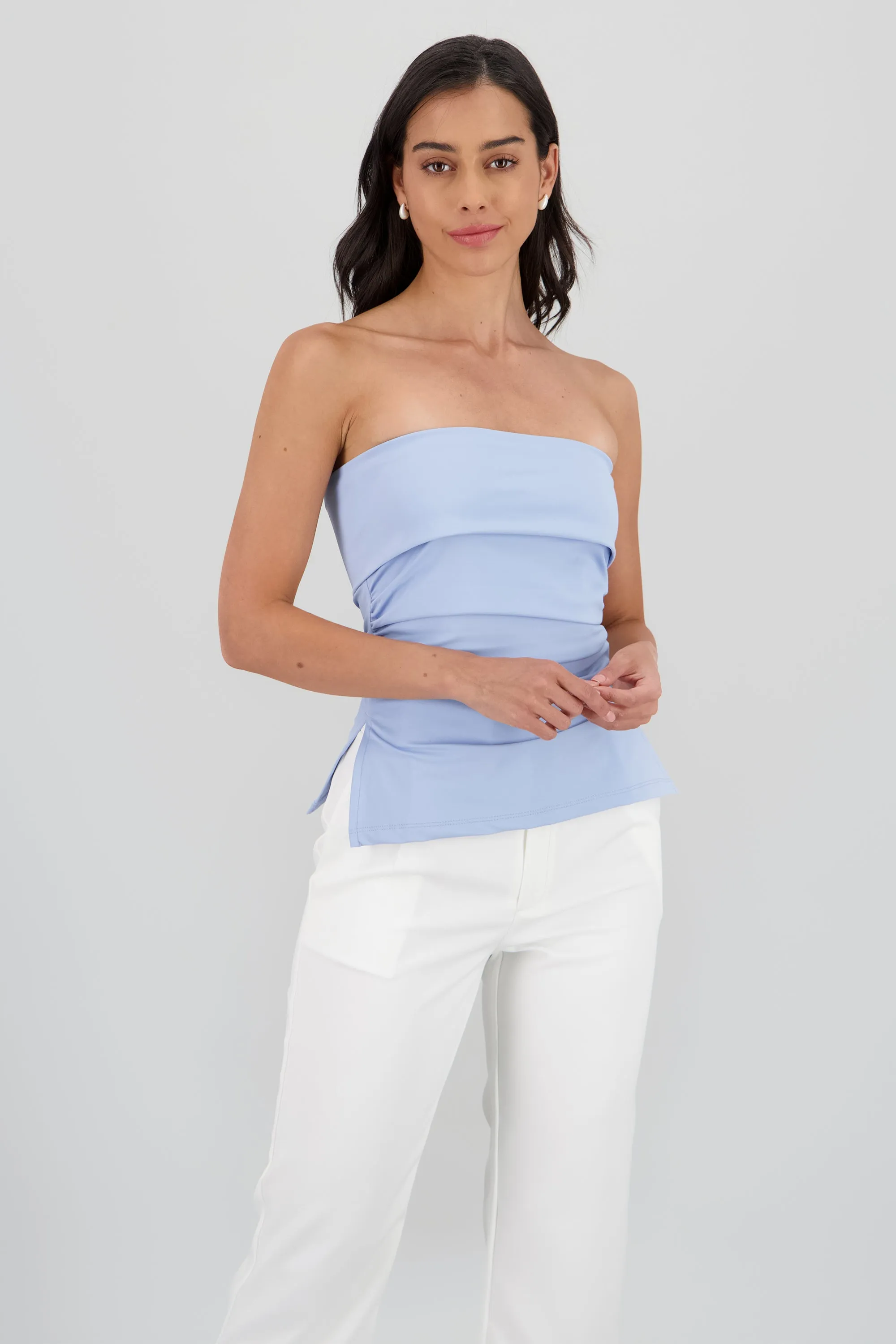 Top tubo con dobles escote sold by Shasa