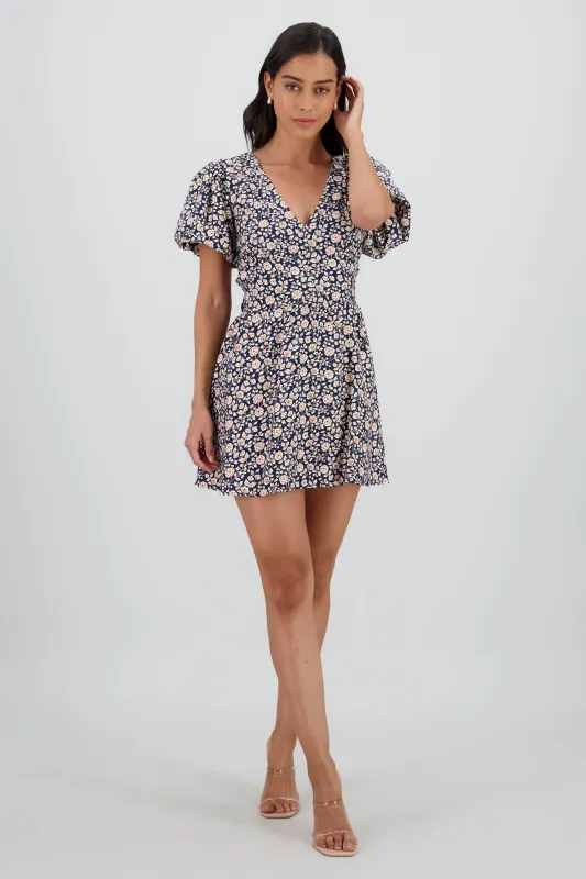 Vestido escote v flores sold by Shasa