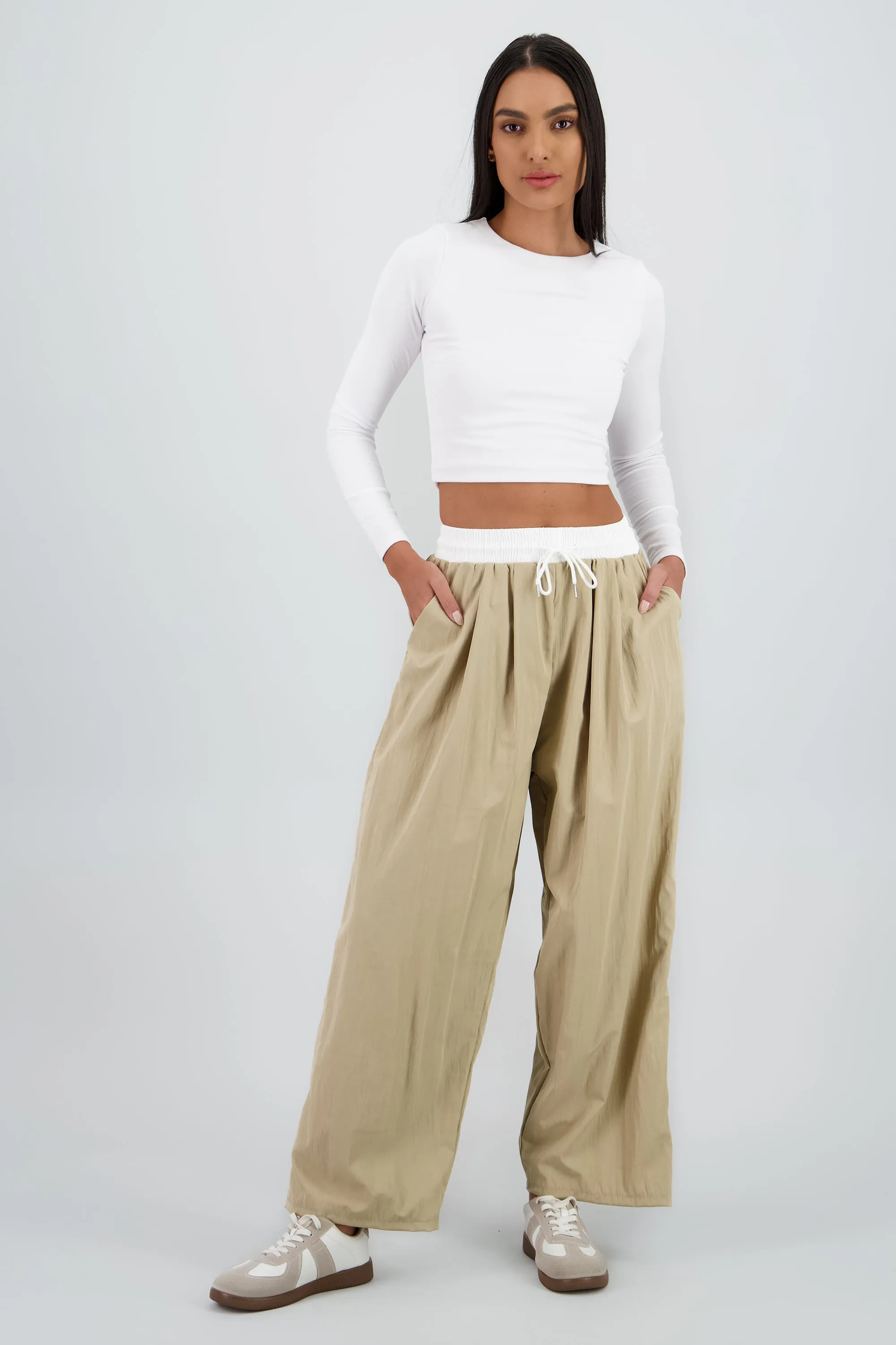 Pantalon contraste pretina sold by Shasa