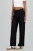 Pantalon liso recto detalle bolsas sold by Shasa