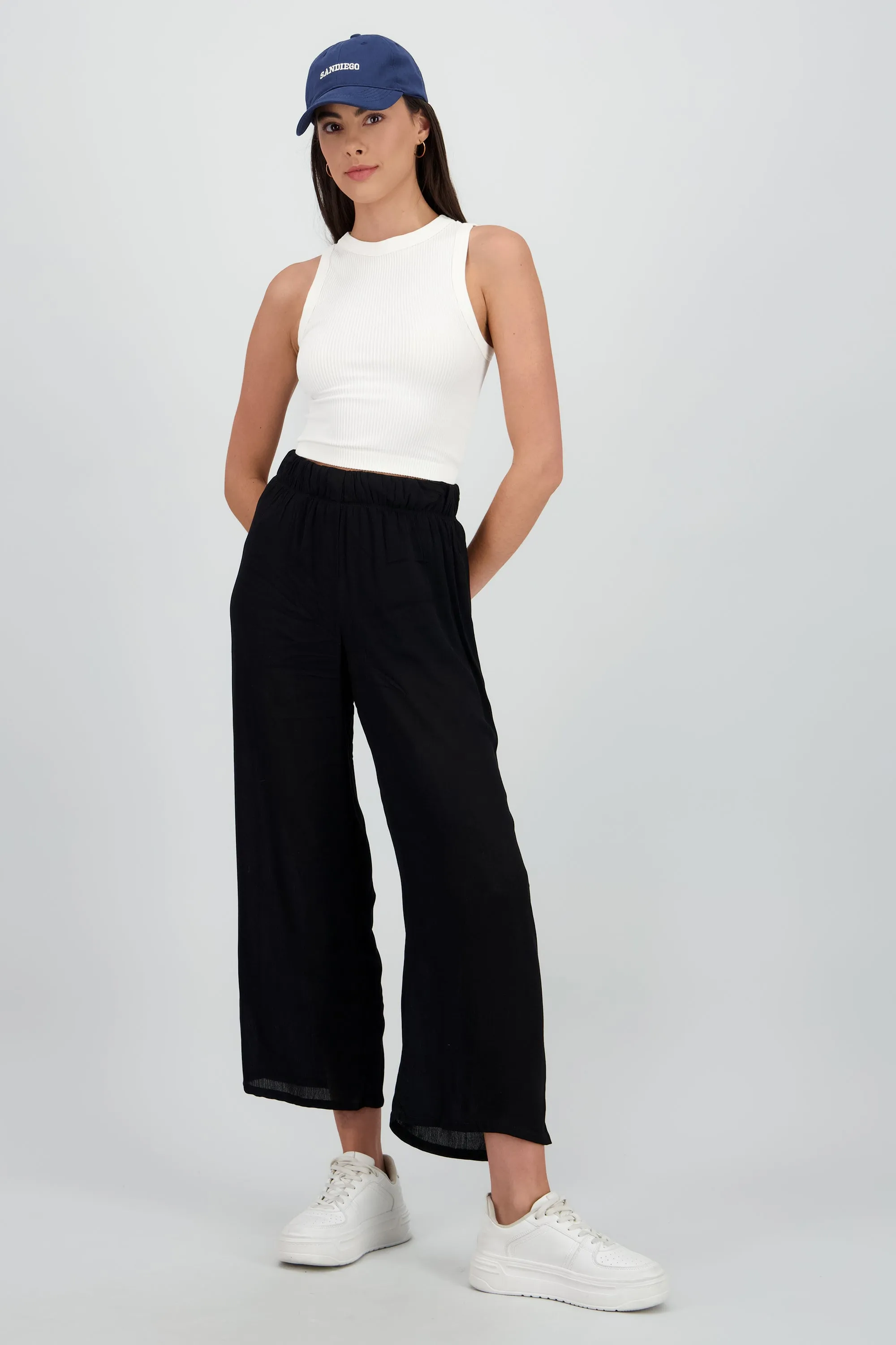 Pantalón Amplio sold by Shasa