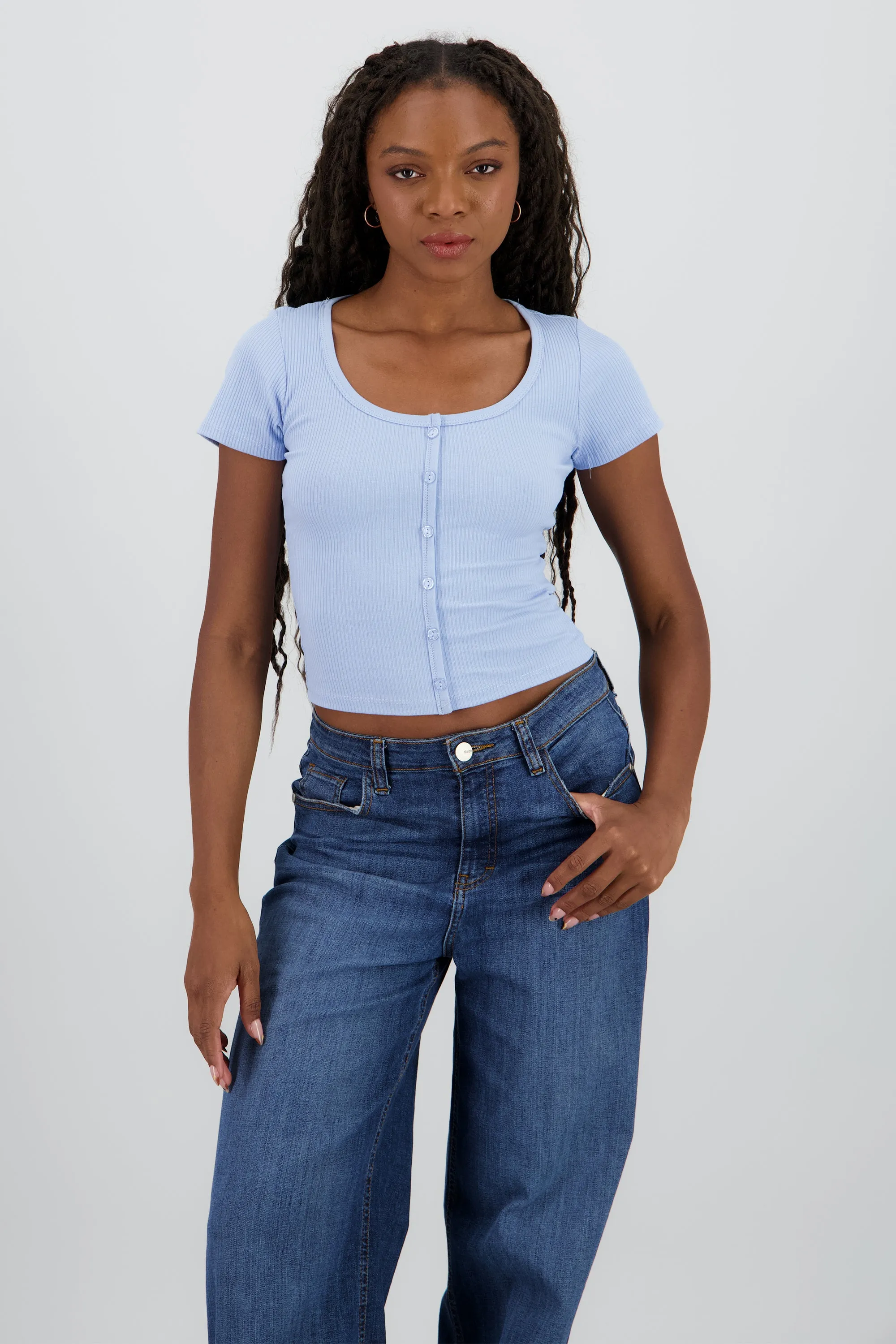 Top manga corta rib con botones sold by Shasa