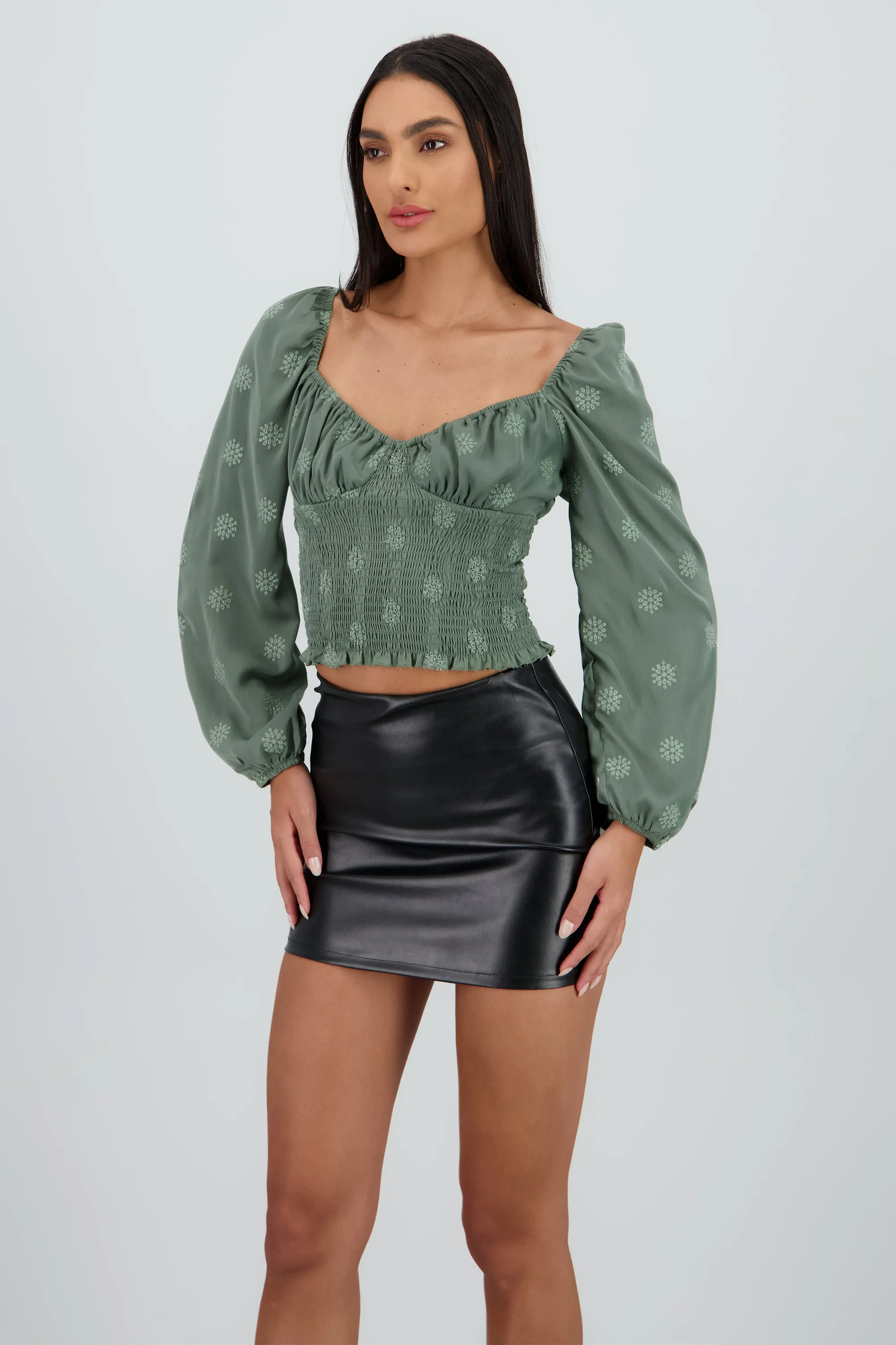 Top manga larga detalle smock sold by Shasa product image thumbnail 2