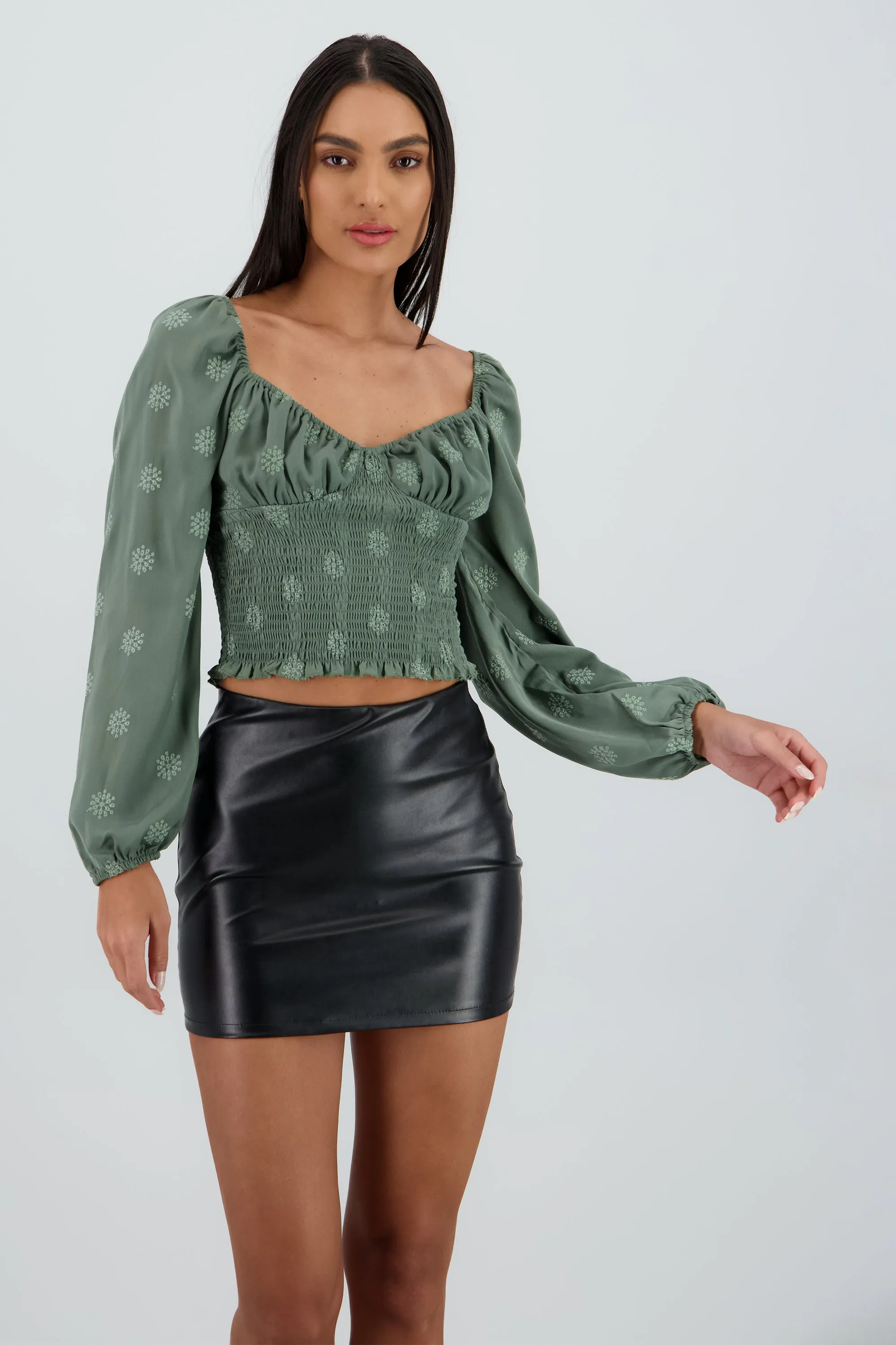 Top manga larga detalle smock sold by Shasa product image thumbnail 4