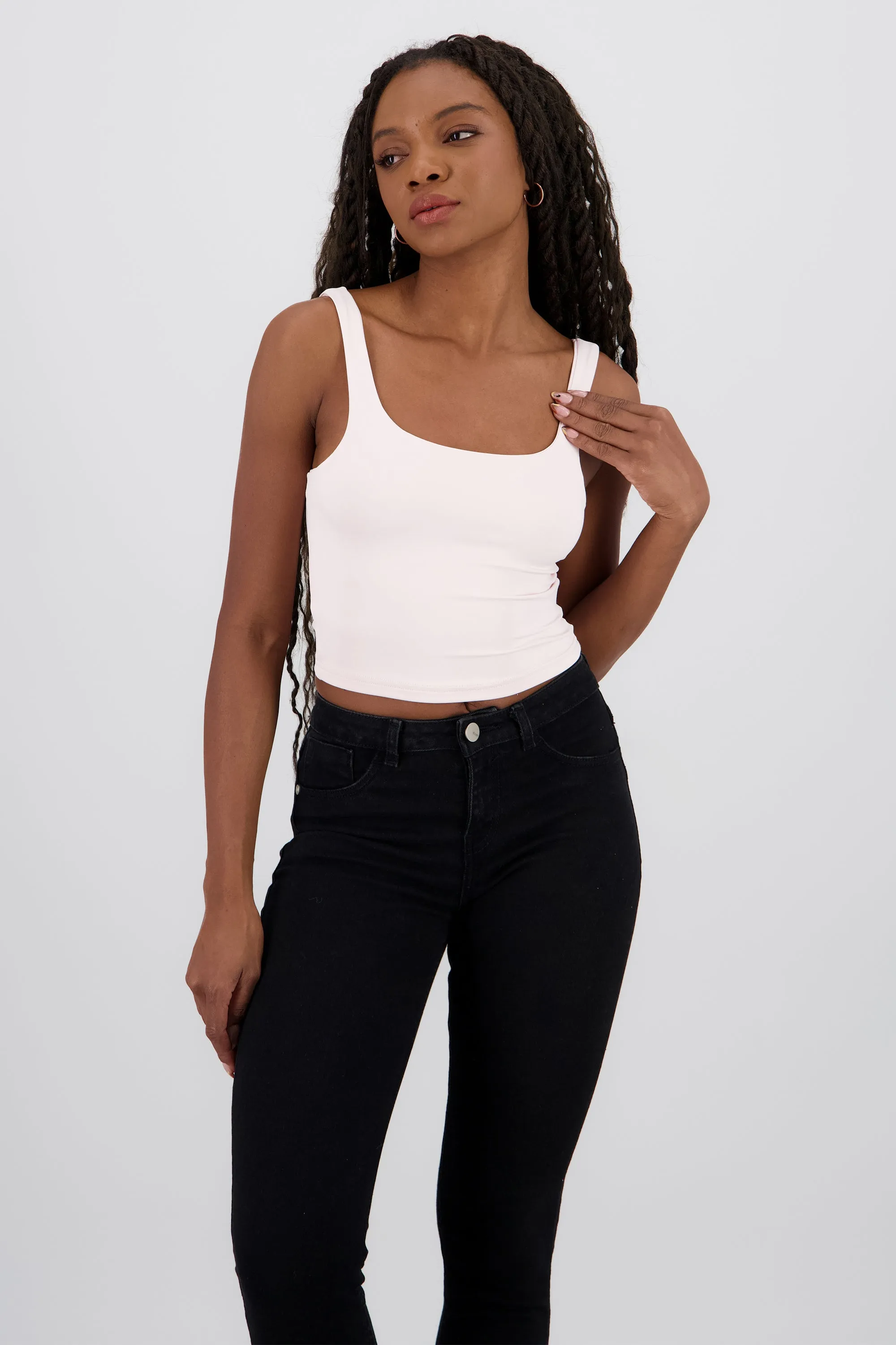 Top tirantes cuello redondo sold by Shasa