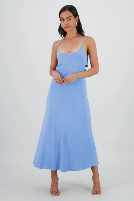 Vestido maxi ligero detalle espalda sold by Shasa