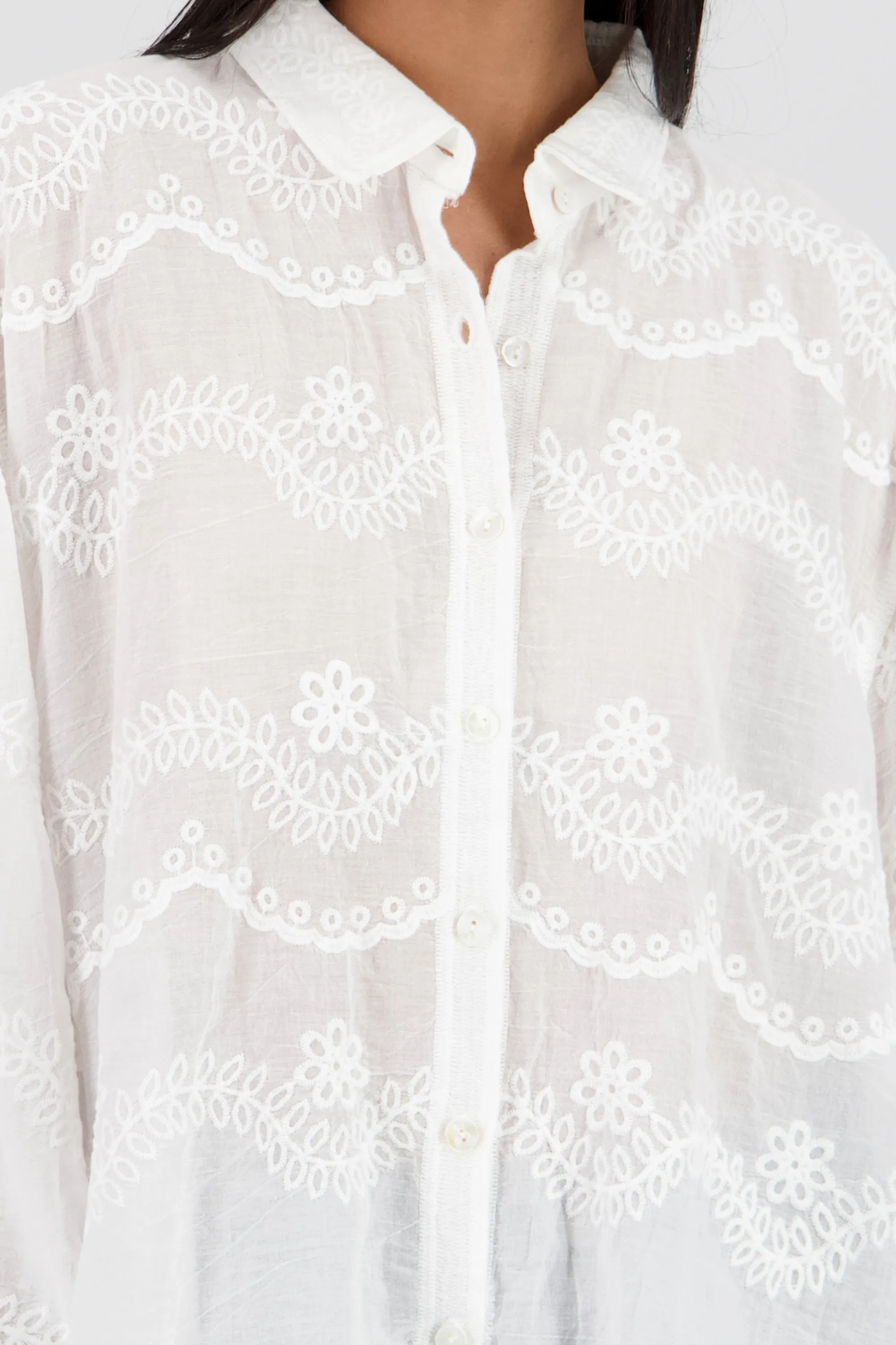 Camisa manga larga detalle cuello bordado botones sold by Shasa product image thumbnail 5