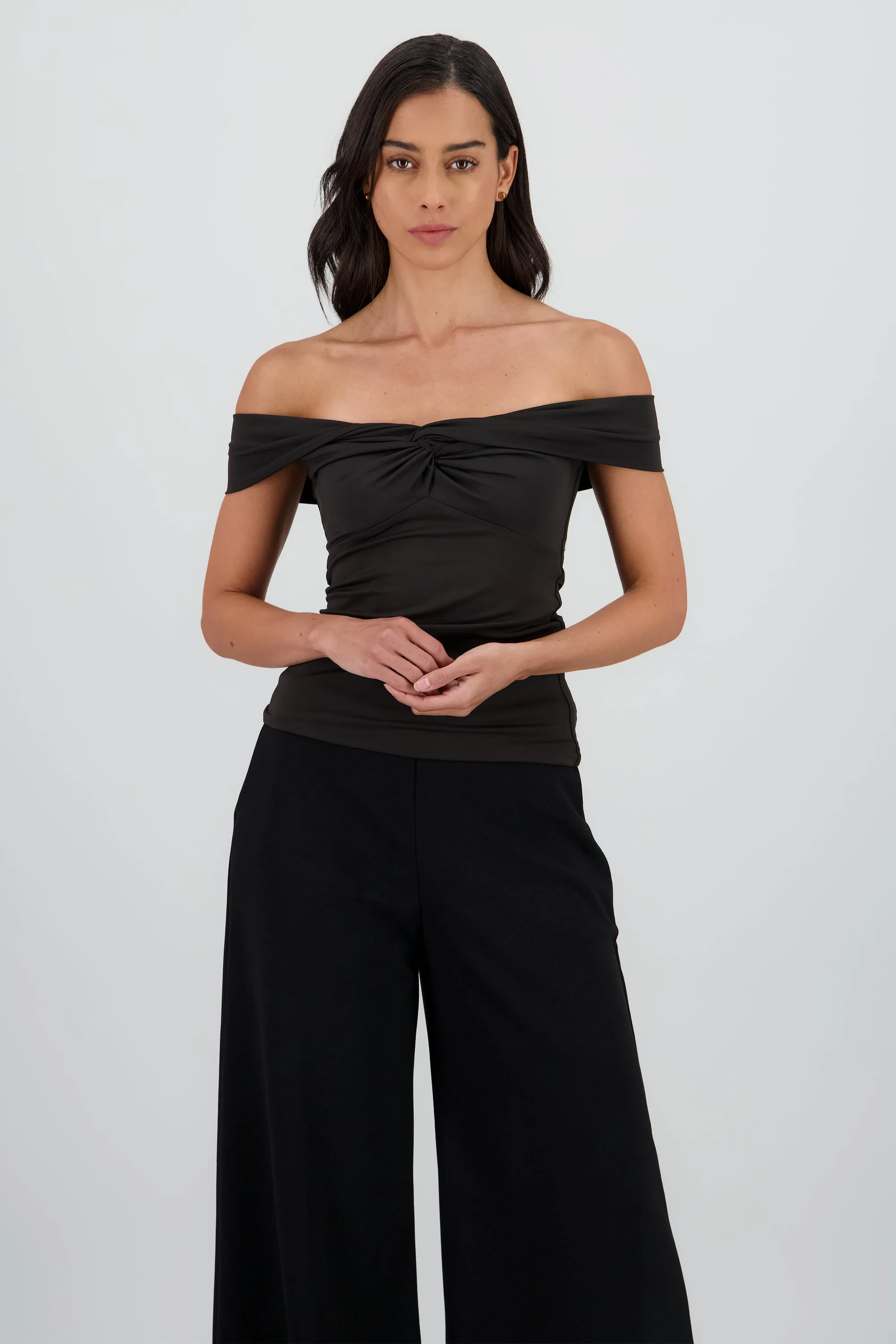 Top liso frunce sold by Shasa