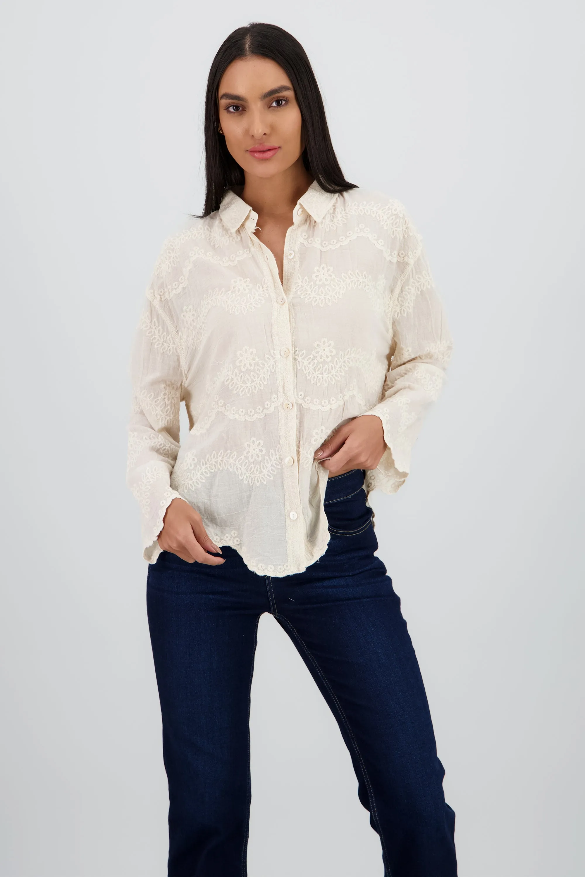 Camisa manga larga detalle cuello bordado botones sold by Shasa product image thumbnail 2