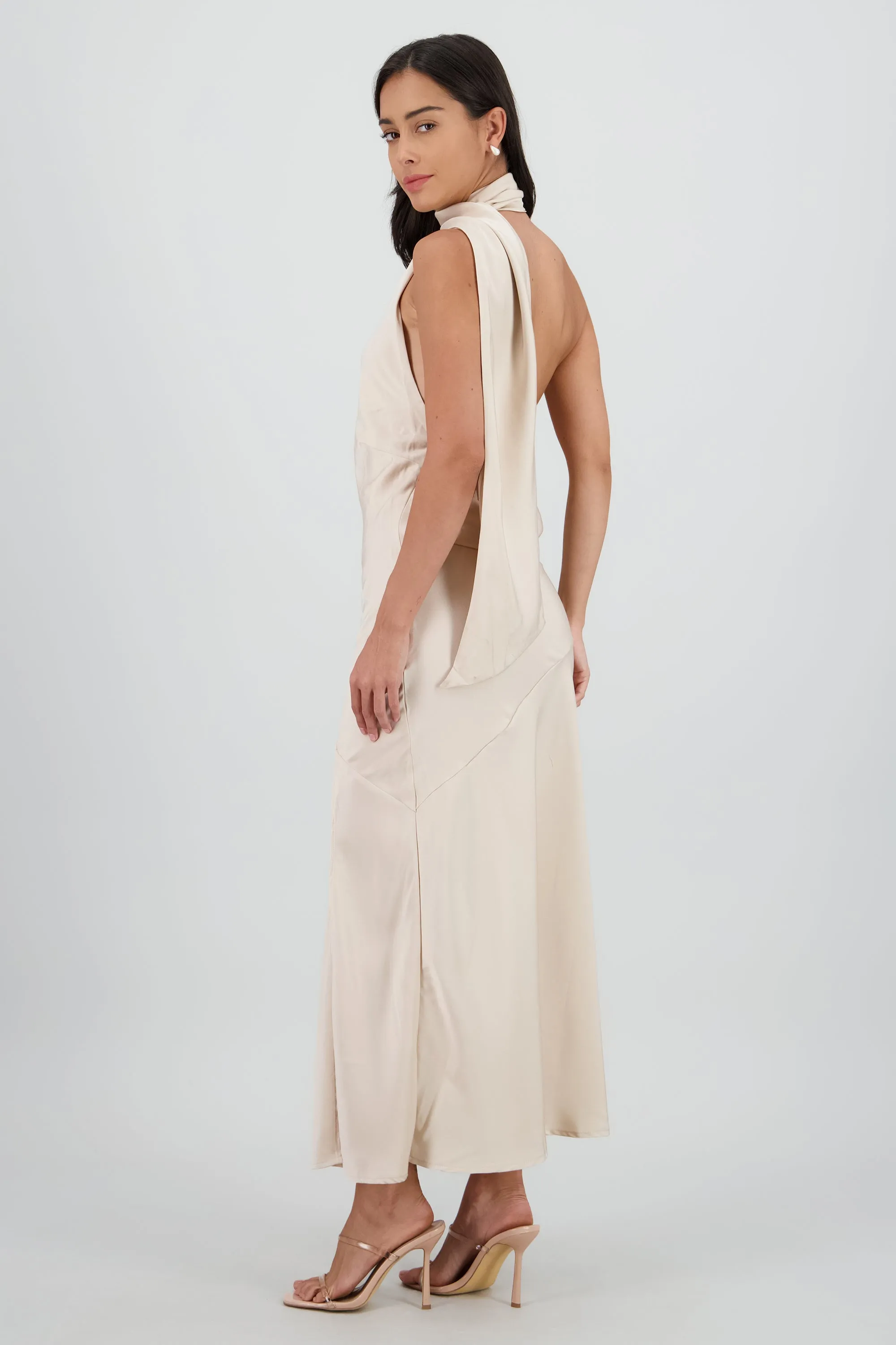 Vestido midi un hombro c/ bufanda sold by Shasa