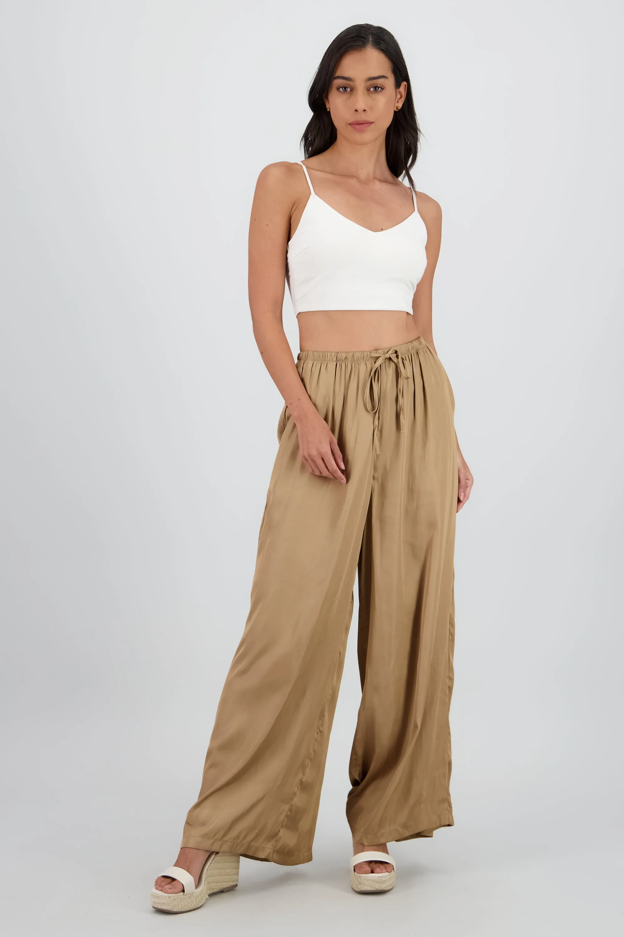 Pantalon fluido detalle jareta sold by Shasa