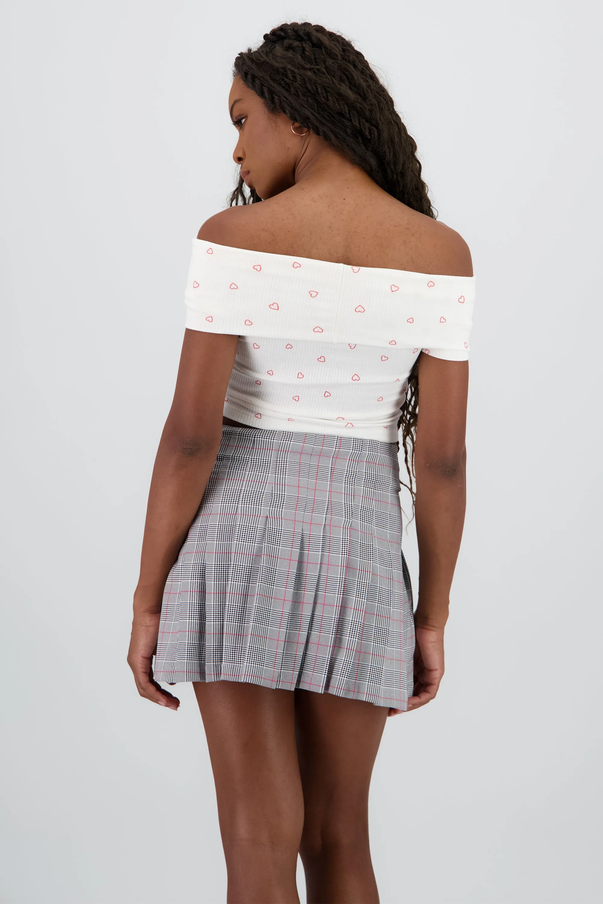 Top off shoulder manga corta detalle corazones sold by Shasa product image thumbnail 4