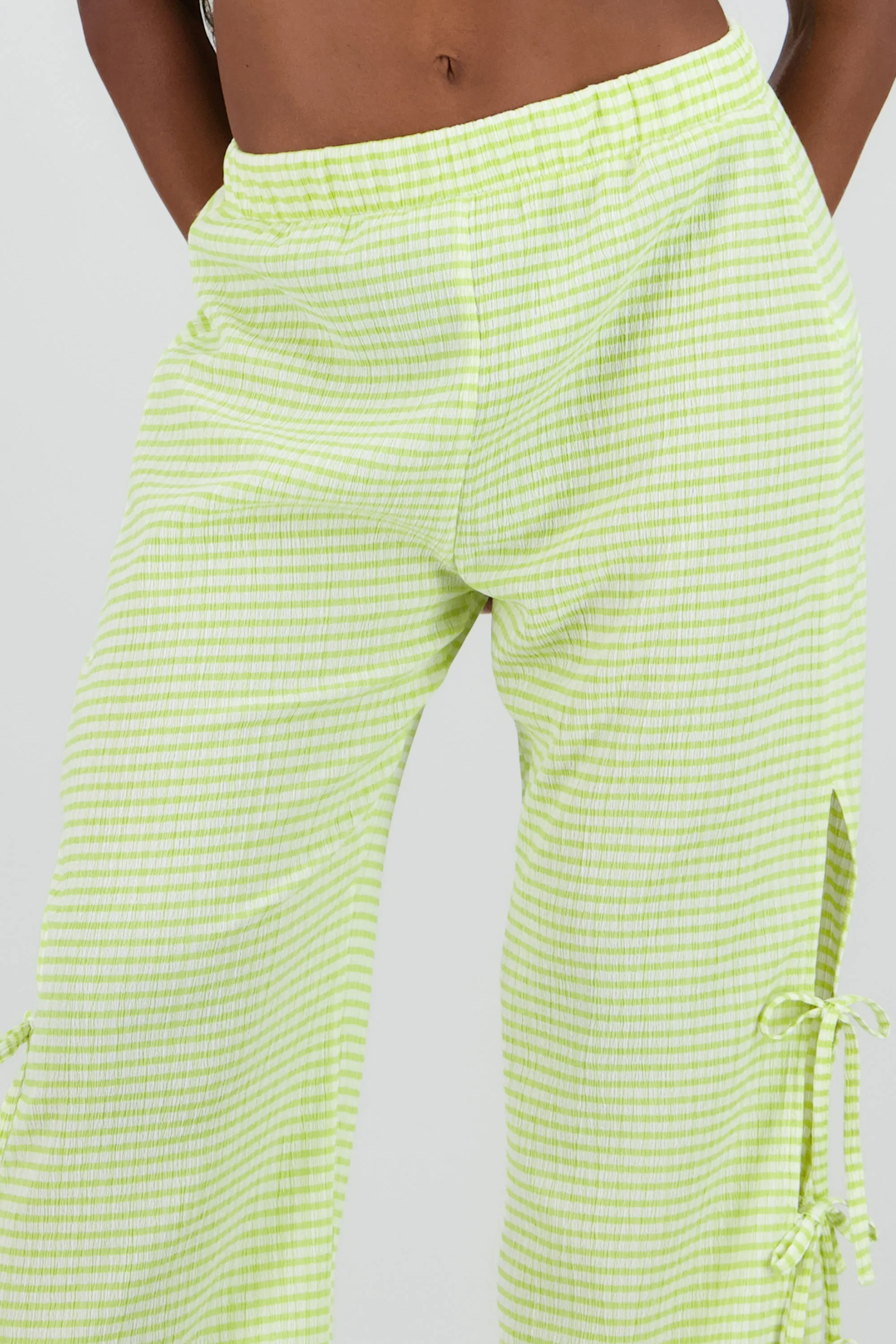 Pantalon amplio detalle lazos estampado sold by Shasa product image thumbnail 5