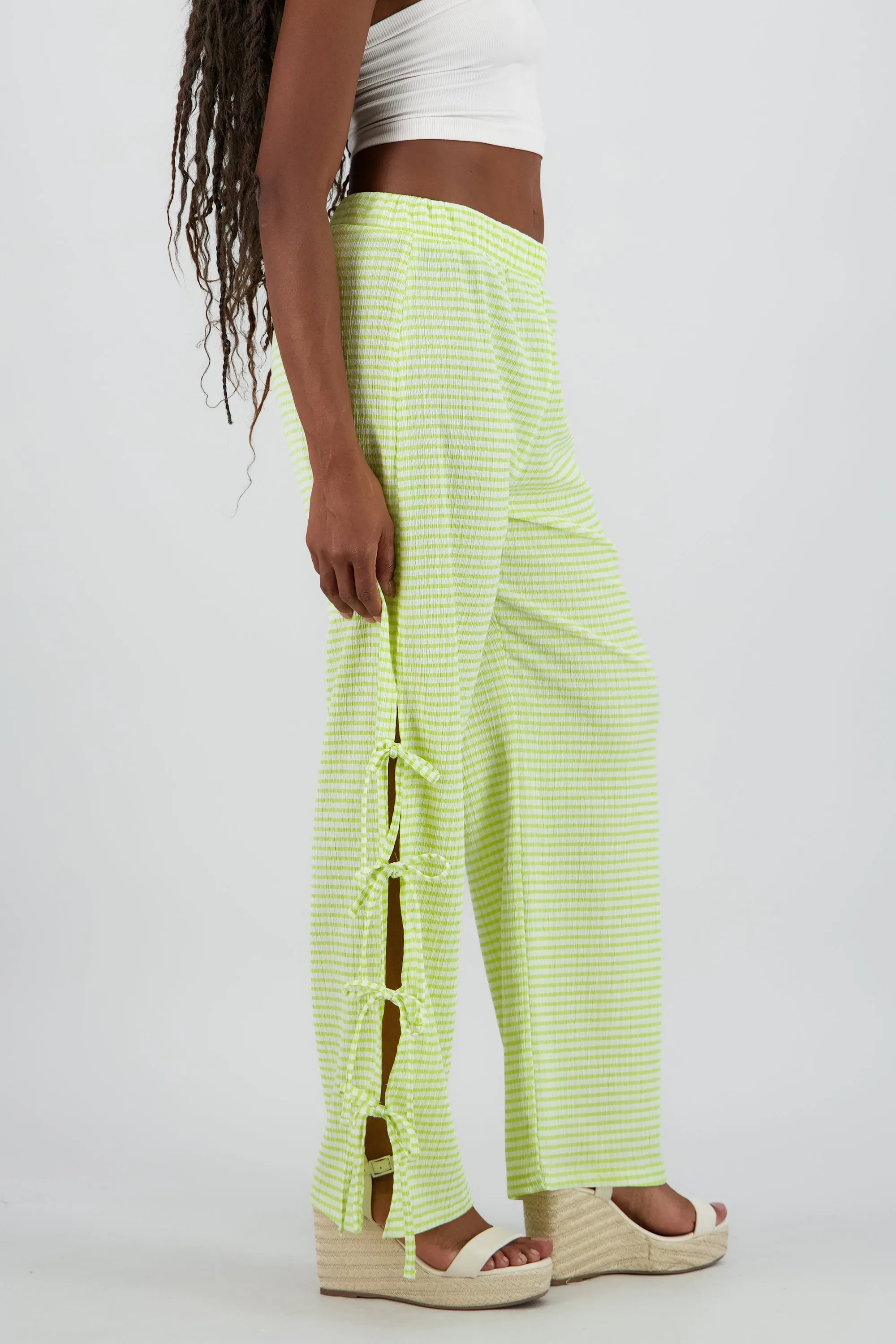 Pantalon amplio detalle lazos estampado sold by Shasa product image thumbnail 3