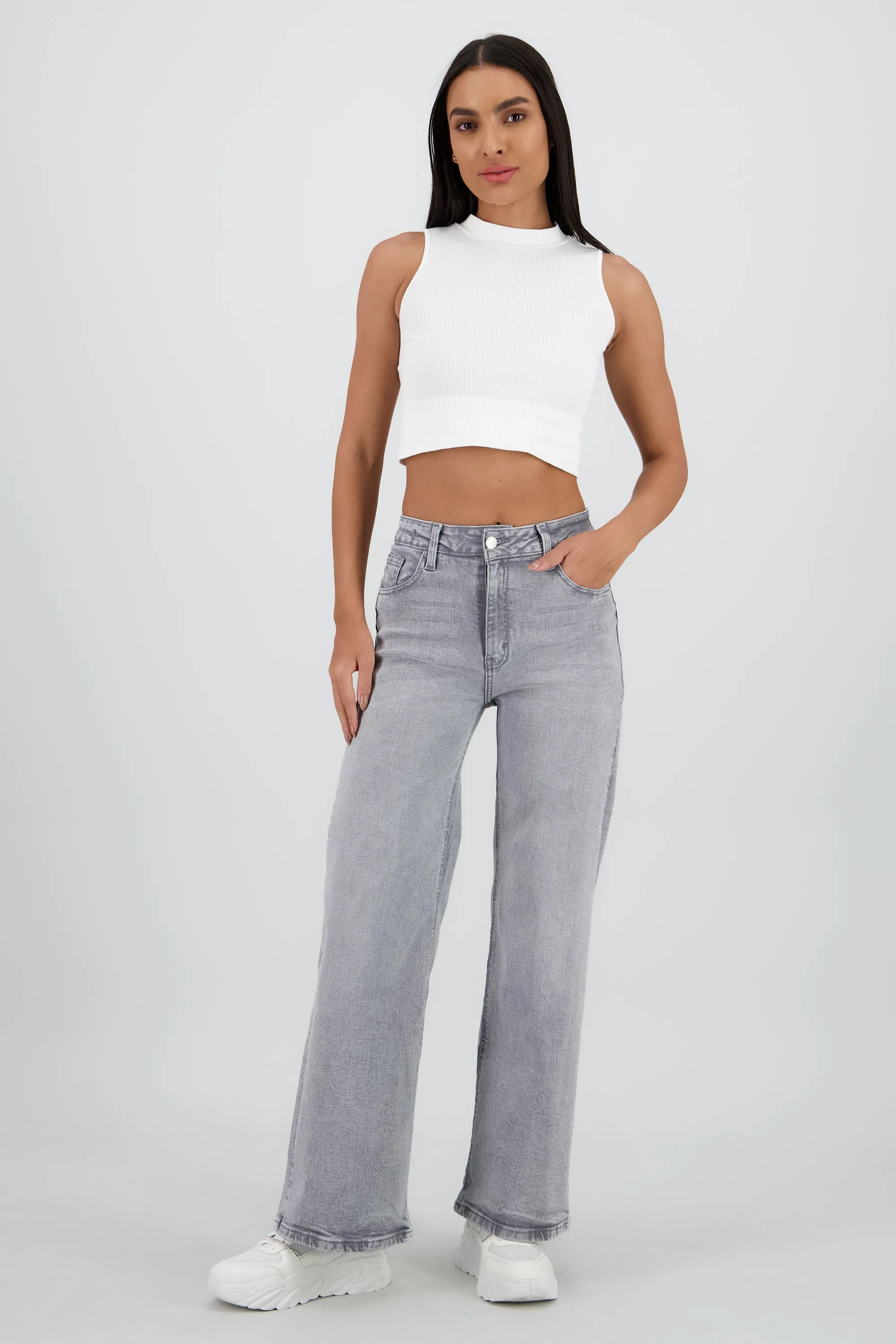 Jeans straight deslavado sold by Shasa