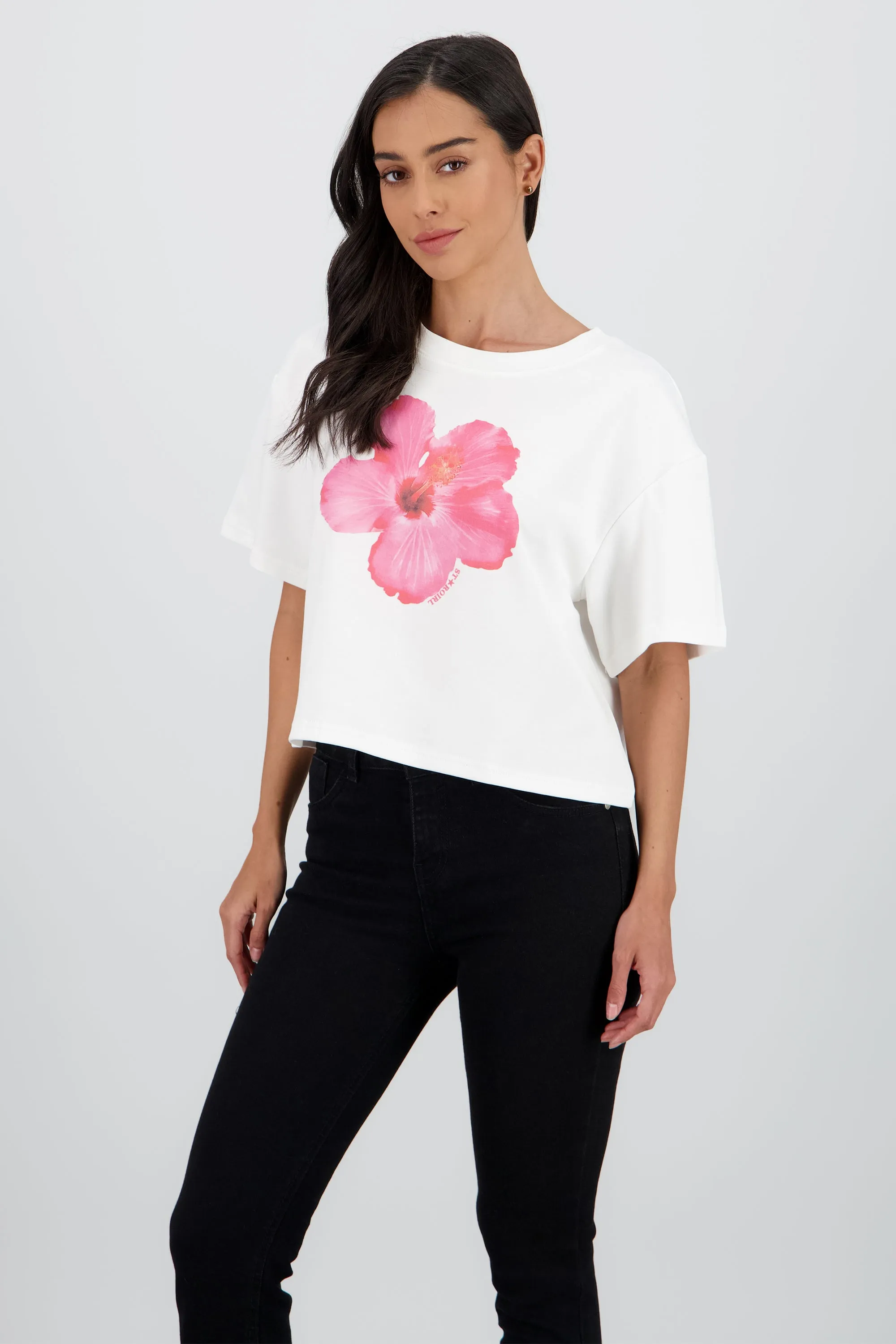 Playera manga corta crop estampado flor sold by Shasa