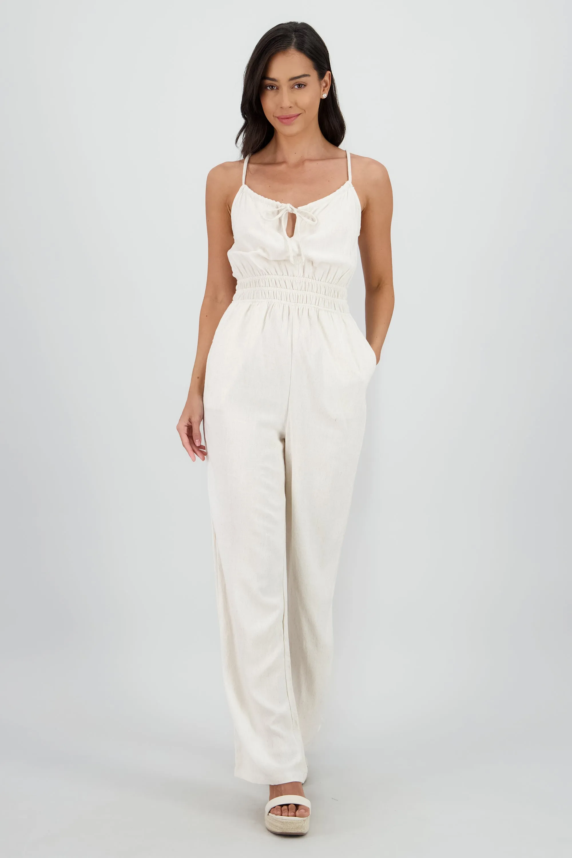 Jumpsuit con jarreta en escote sold by Shasa