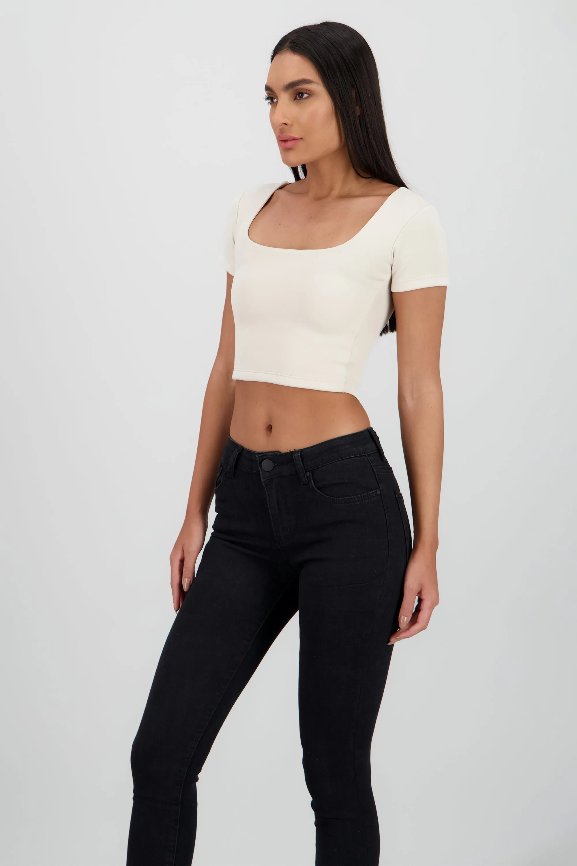 Top corto escote cuadrado doble tela sold by Shasa product image thumbnail 3