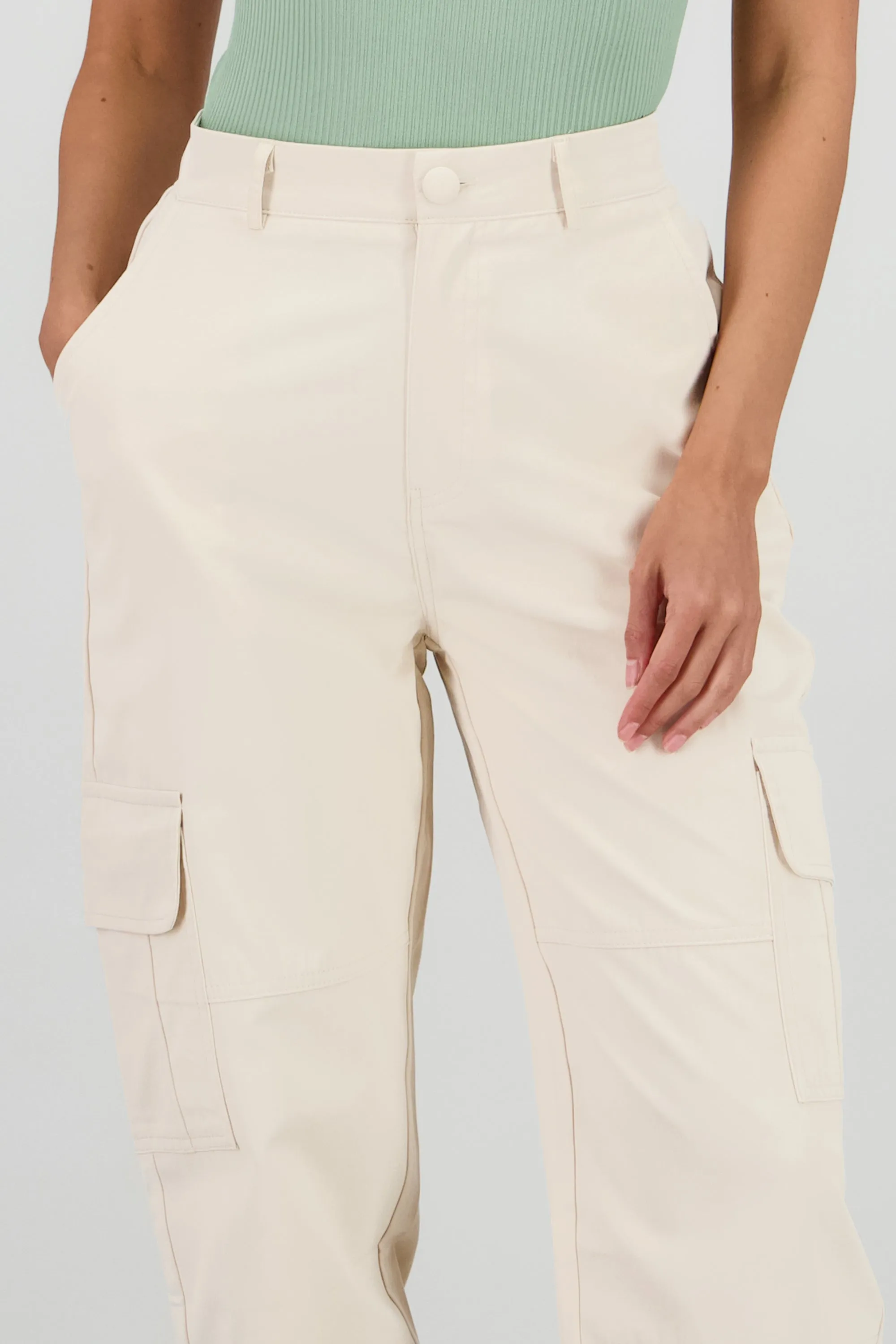 Pantalon detalle pretina boton forrado sold by Shasa product image thumbnail 5