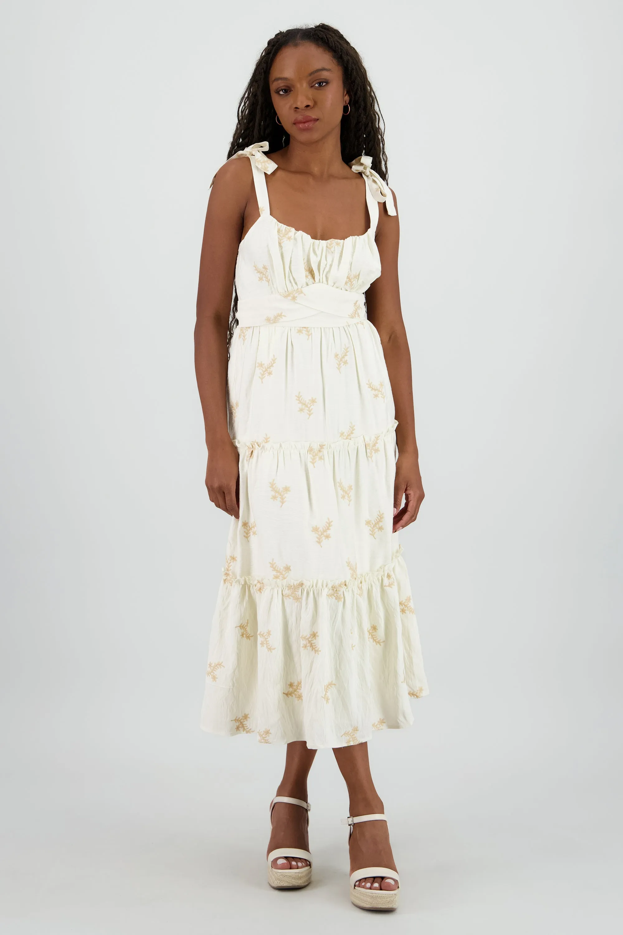 Vestido maxi con bordado de flores sold by Shasa