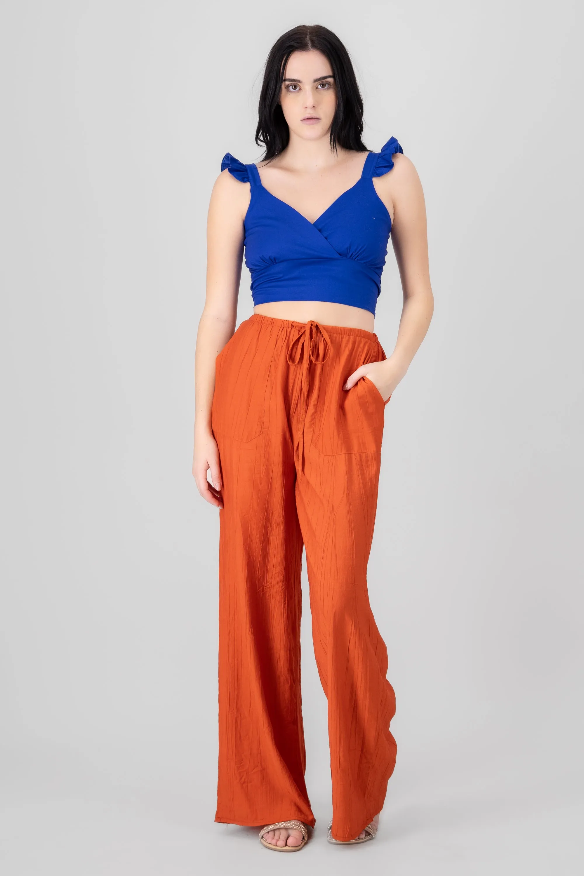 Pantalon textura jareta sold by Shasa