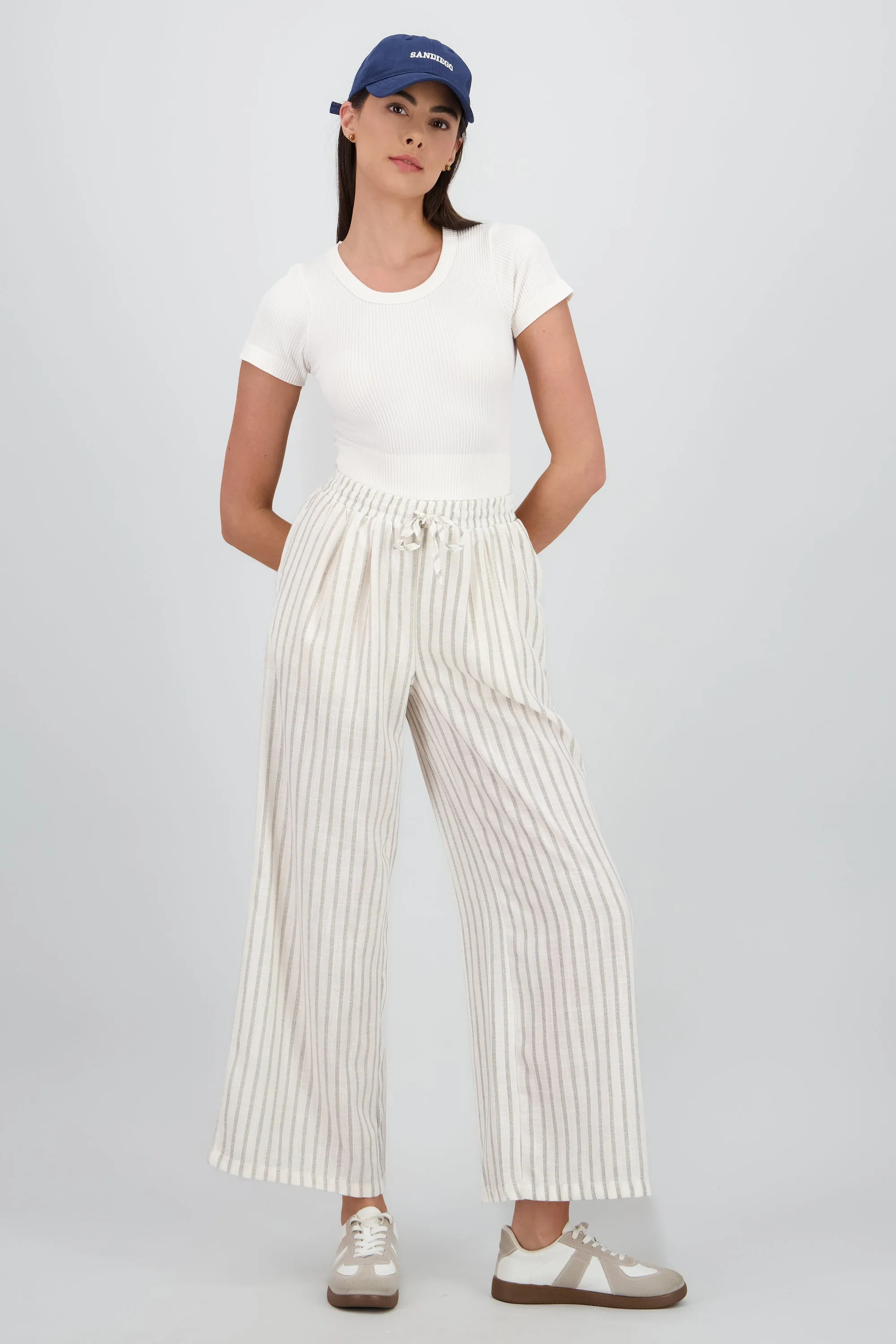 Pantalon amplio rayas sold by Shasa