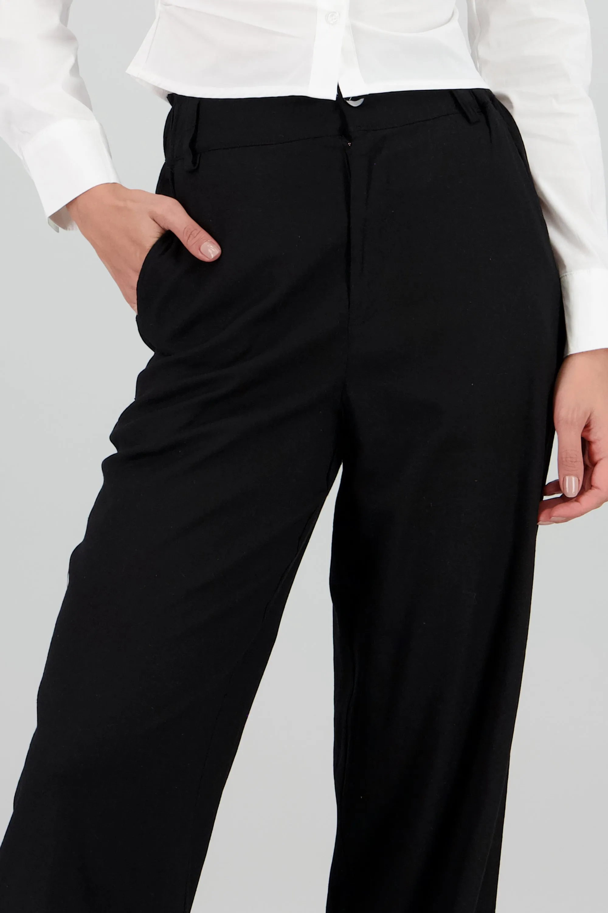 Pantalon recto detalle bolsas cargo sold by Shasa product image thumbnail 5