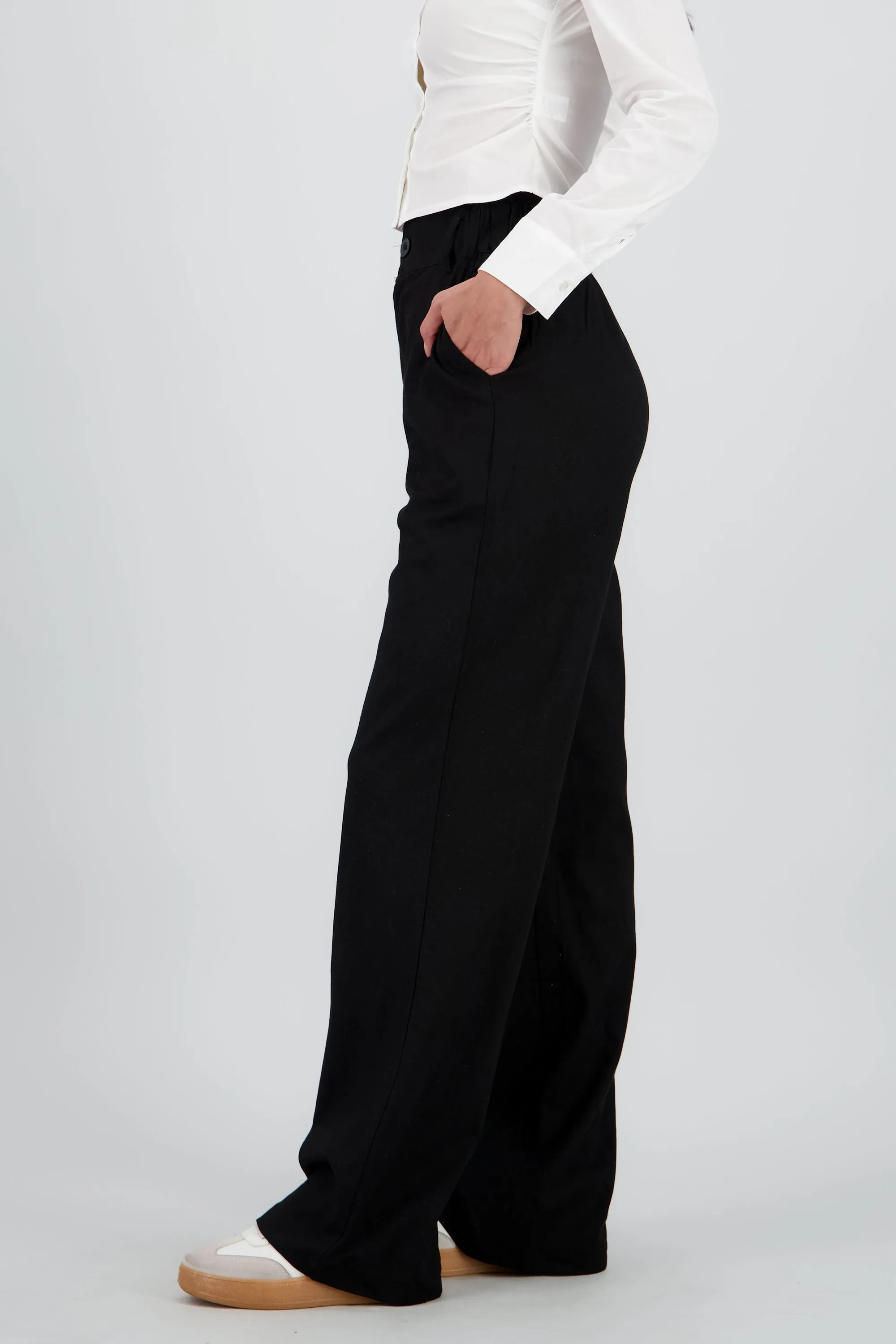 Pantalon recto detalle bolsas cargo sold by Shasa product image thumbnail 3