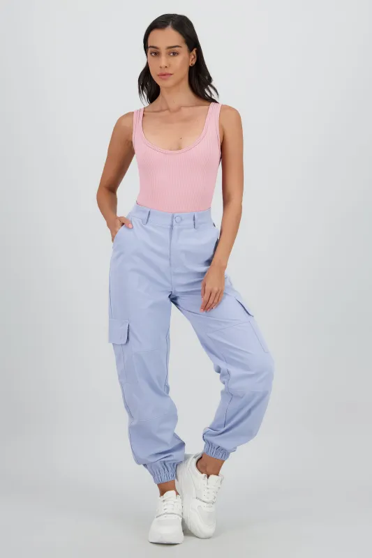 Pantalon detalle pretina boton forrado sold by Shasa