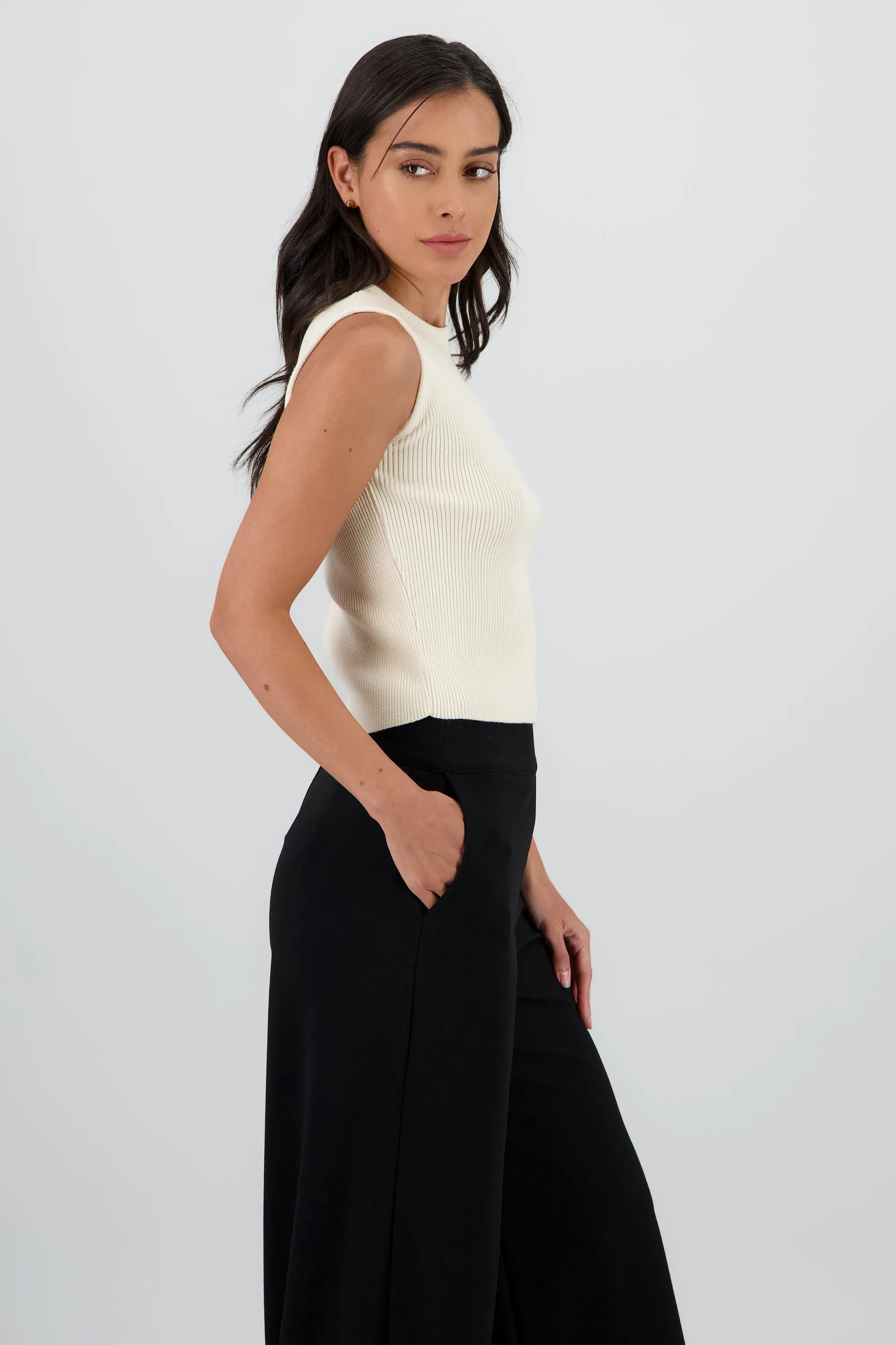 Chaleco tejido botones costado sold by Shasa product image thumbnail 3