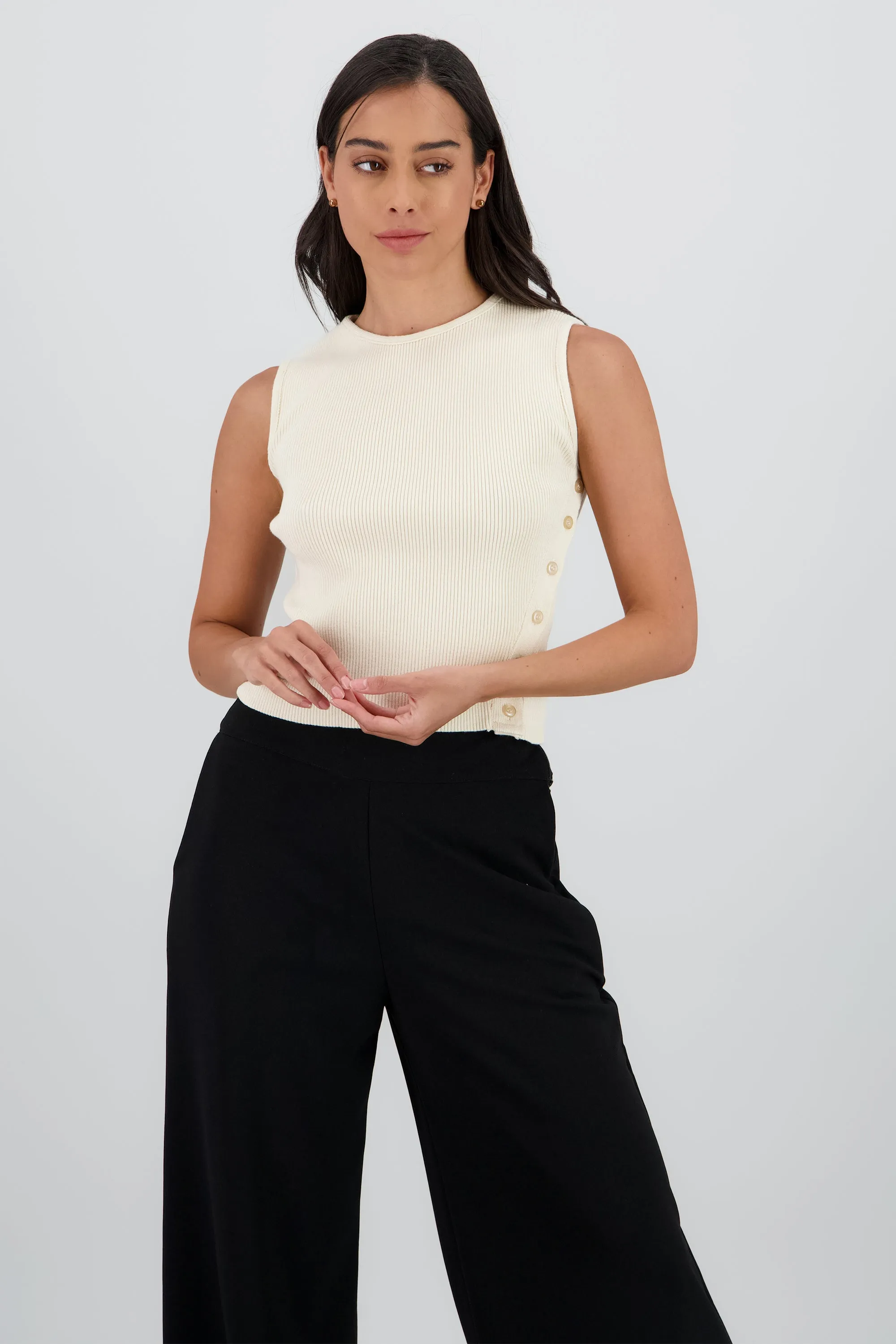 Chaleco tejido botones costado sold by Shasa product image thumbnail 2