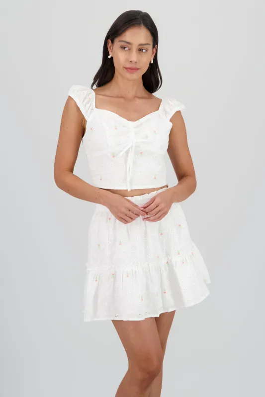 Top bordado con flores sold by Shasa