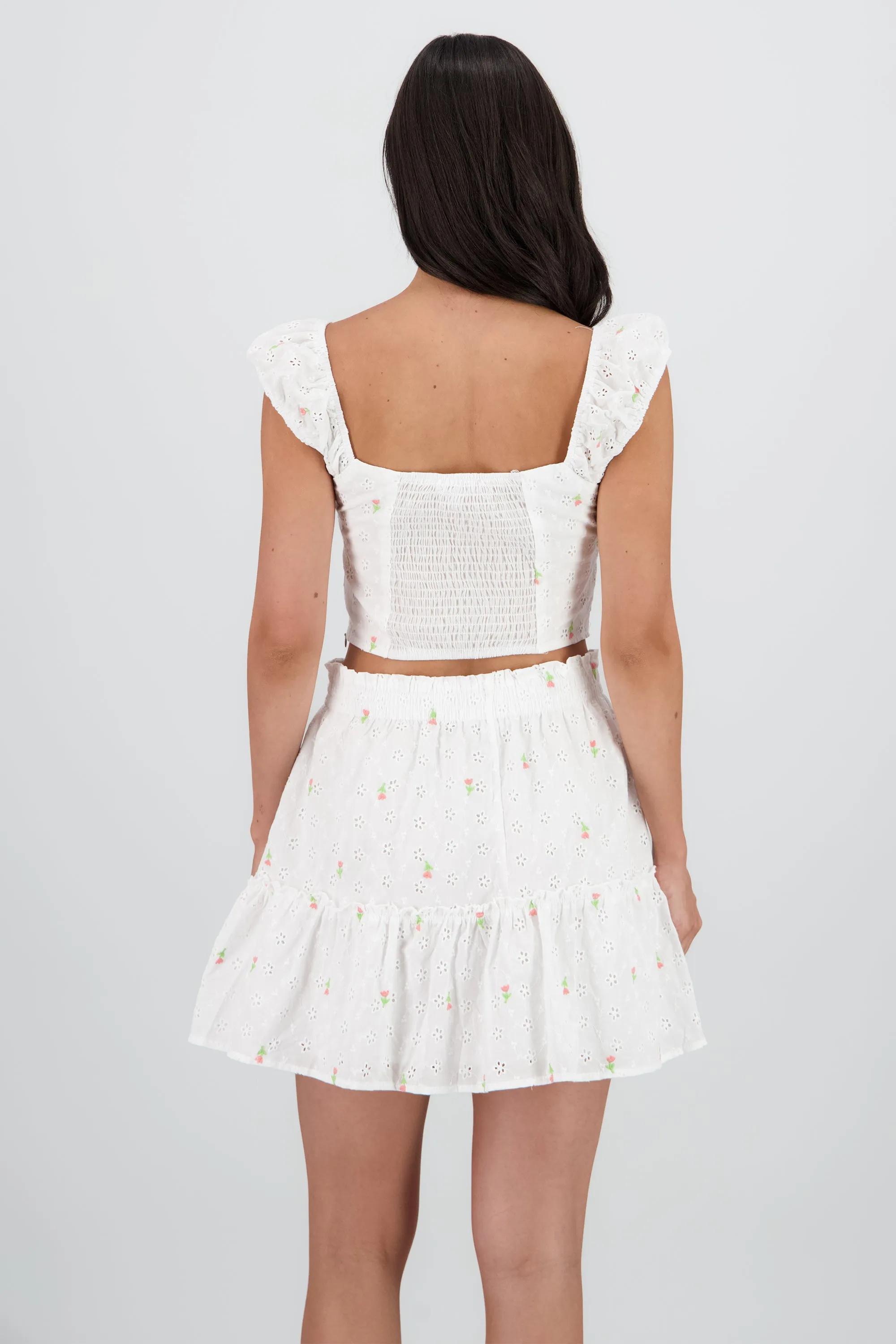 Top bordado con flores sold by Shasa product image thumbnail 4