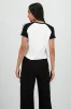 Playera crop detalle estampado contraste mangas sold by Shasa
