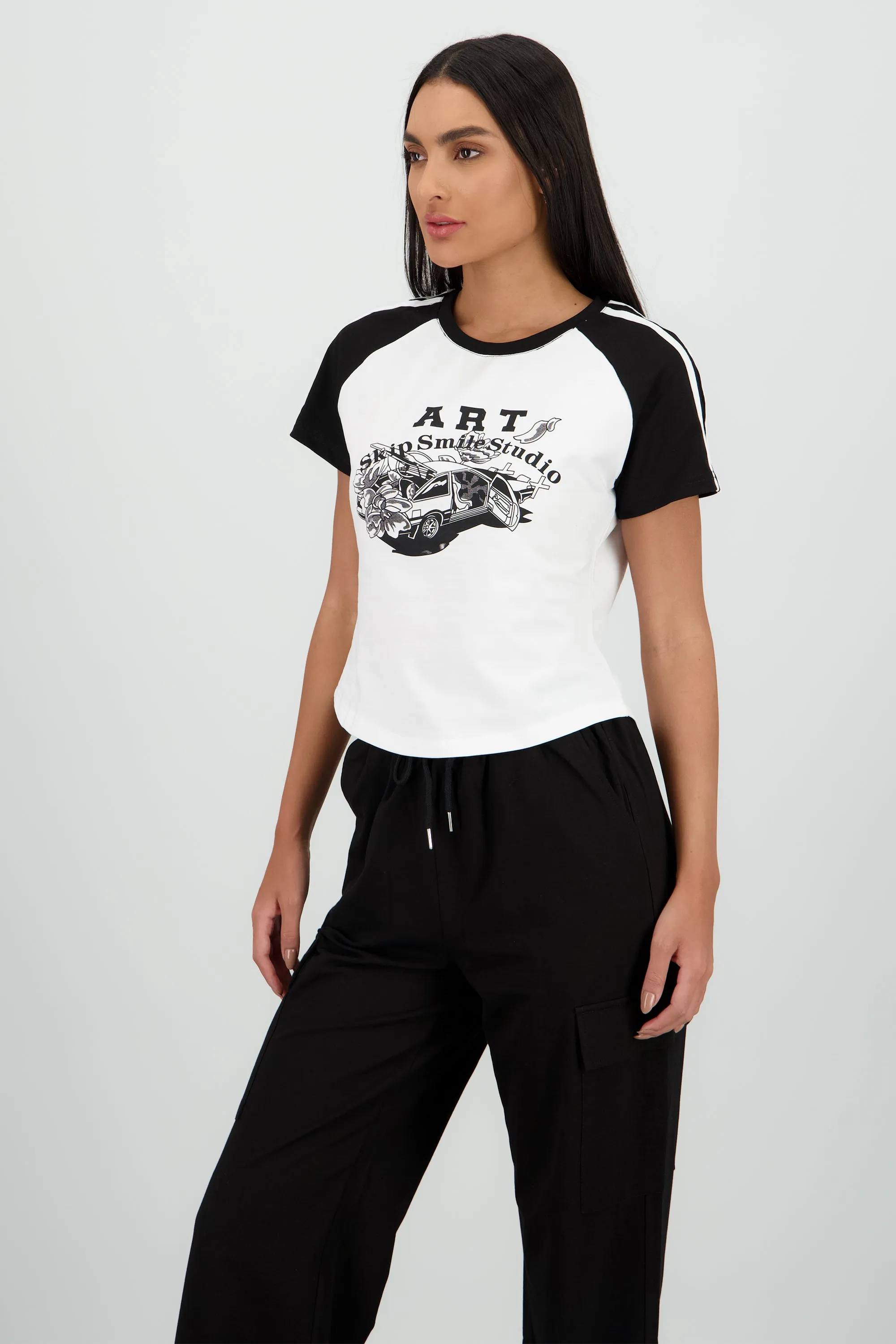 Playera crop detalle estampado contraste mangas sold by Shasa product image thumbnail 3