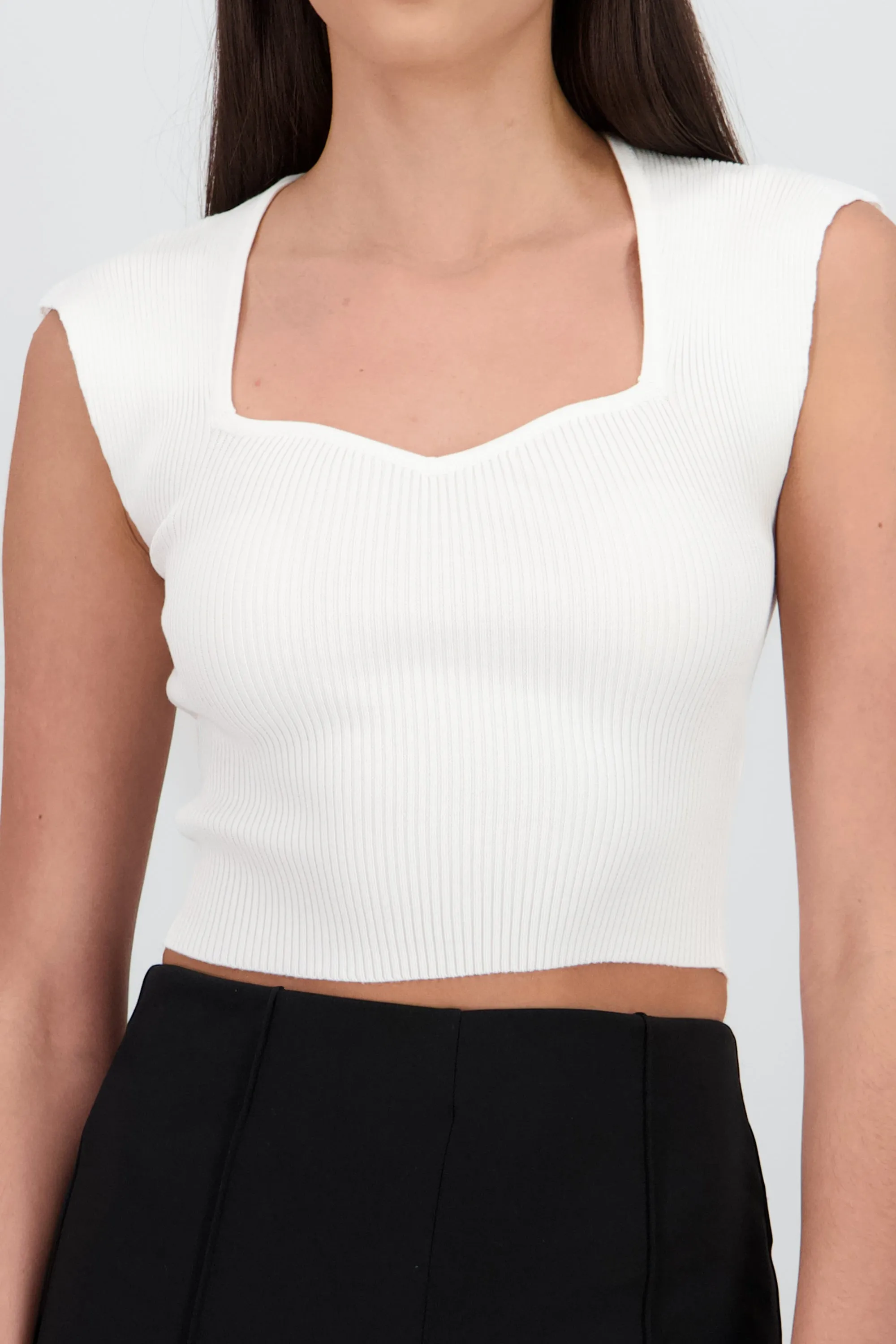 Top tejido manga corta escote corazon sold by Shasa product image thumbnail 5