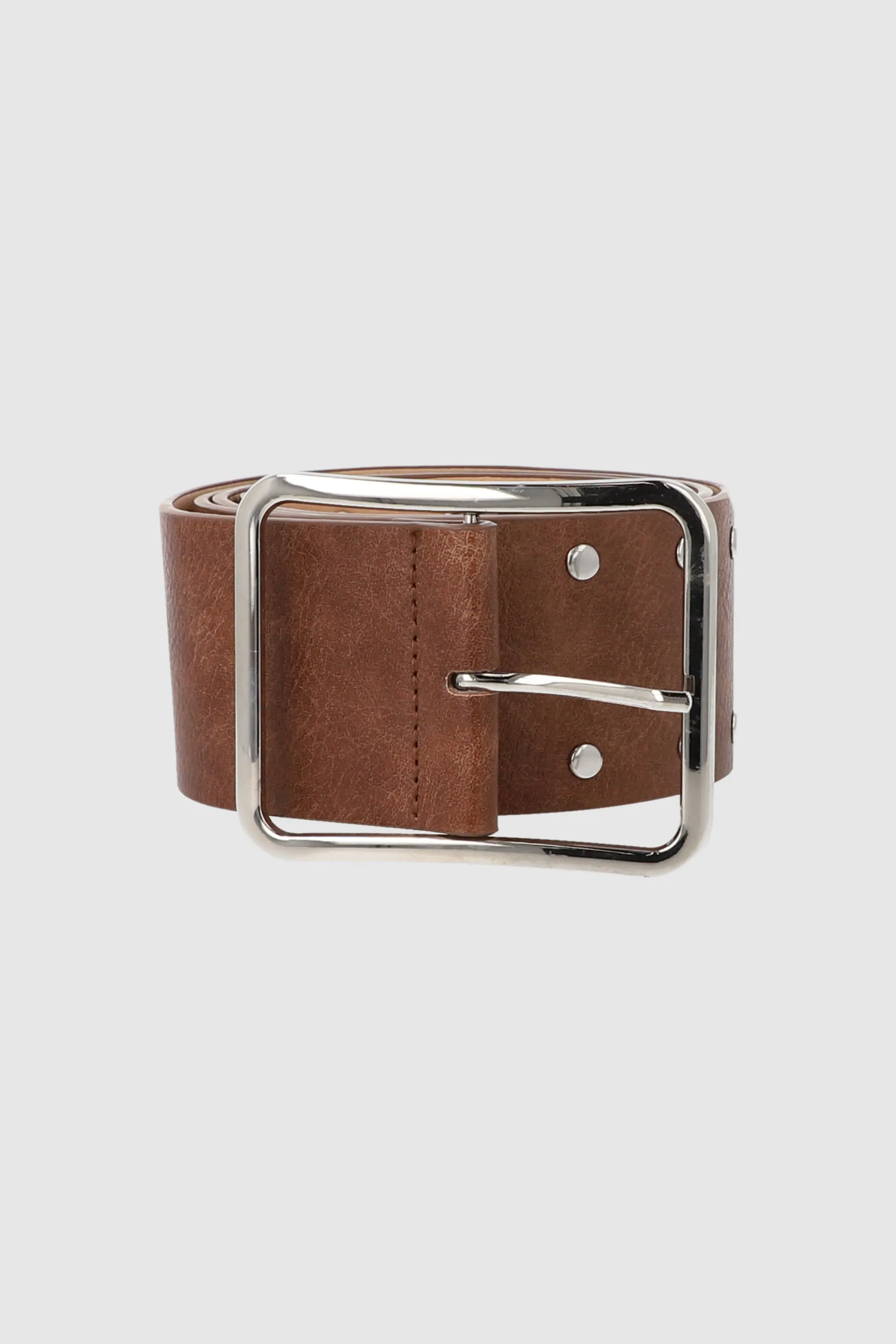 Cinturon ancho studs efecto vintage sold by Shasa