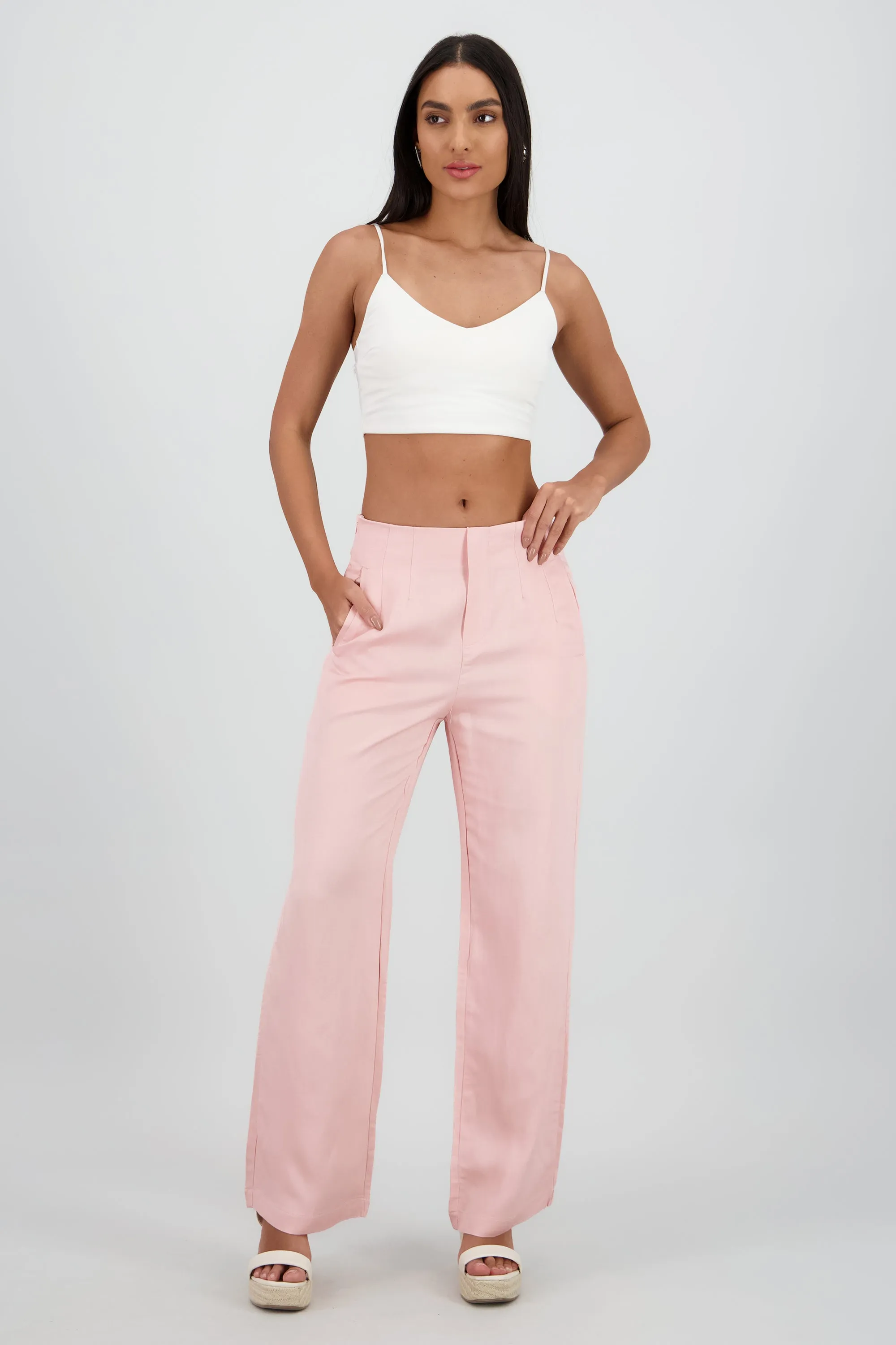 Pantalon fluido detalle pinzas sold by Shasa