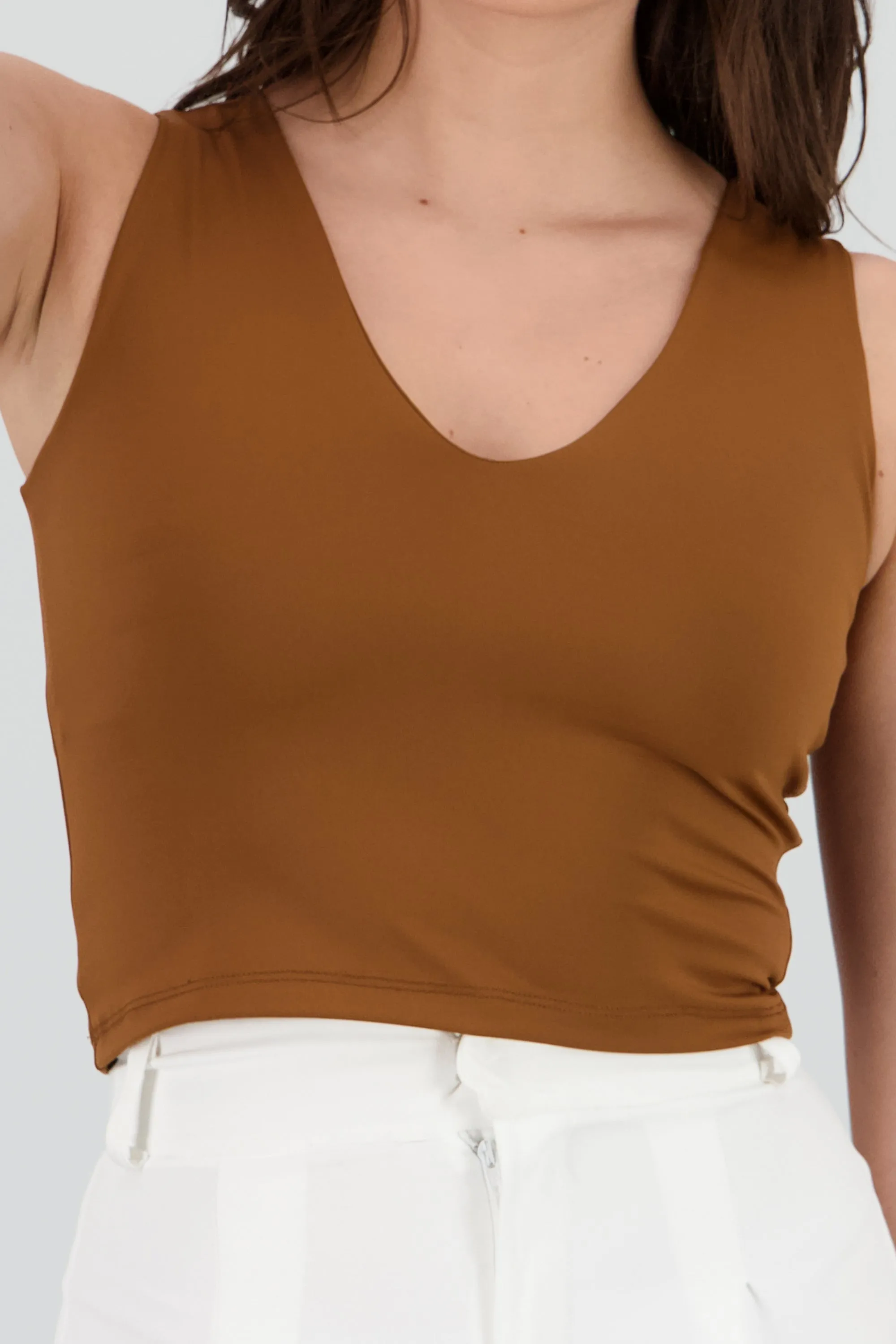 Top cuello en v sin mangas sold by Shasa product image thumbnail 5