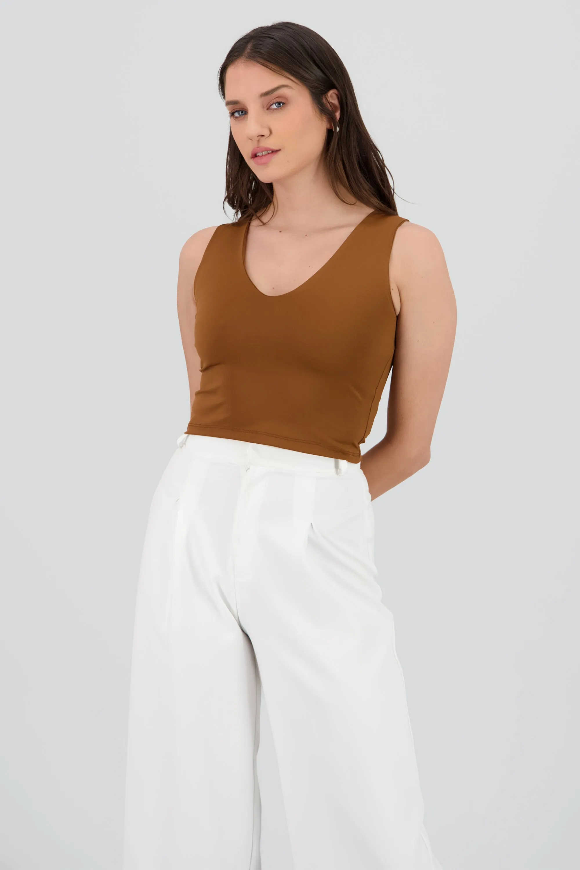 Top cuello en v sin mangas sold by Shasa product image thumbnail 2