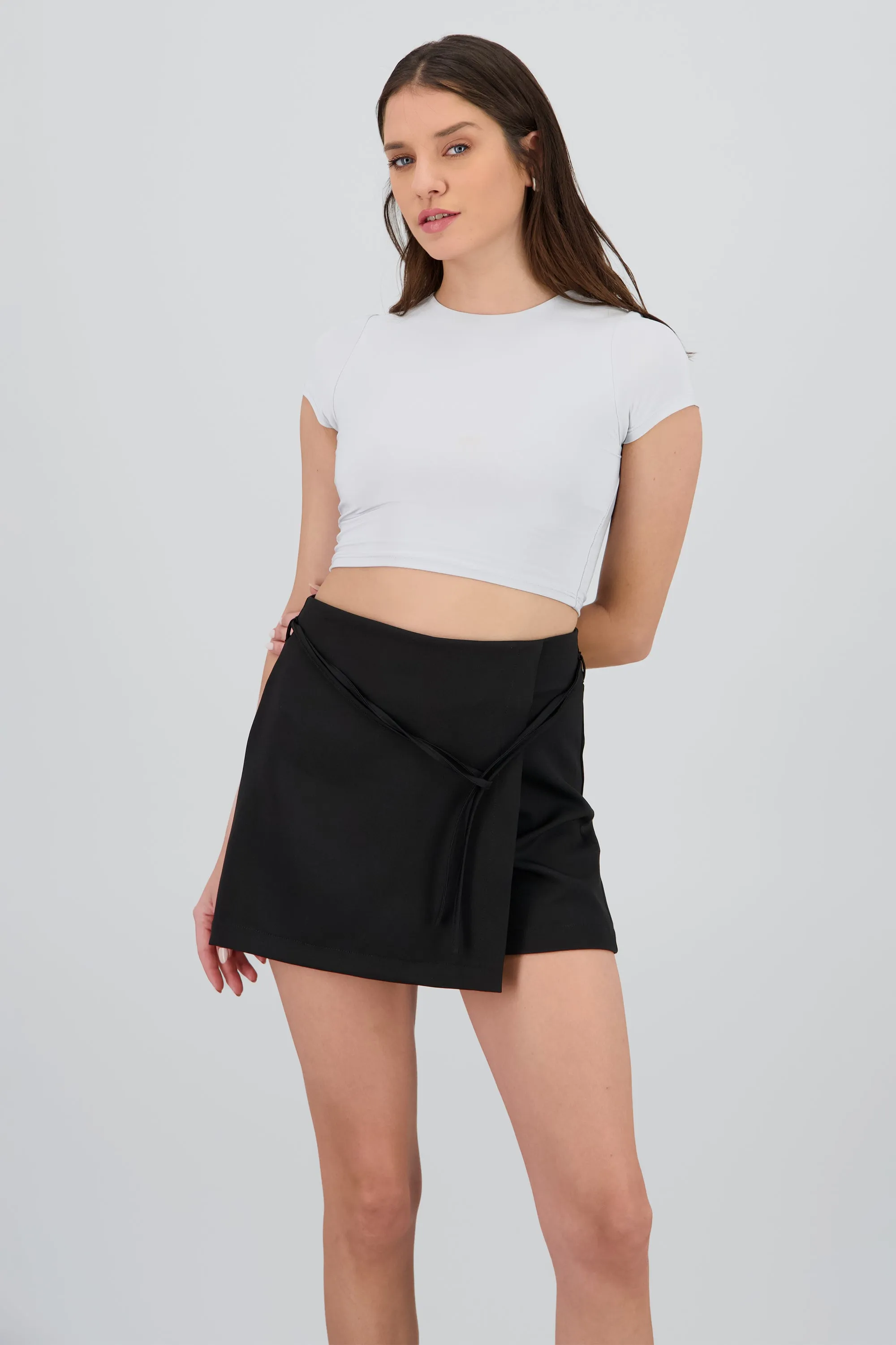 Top crop doble tela manga corta sold by Shasa