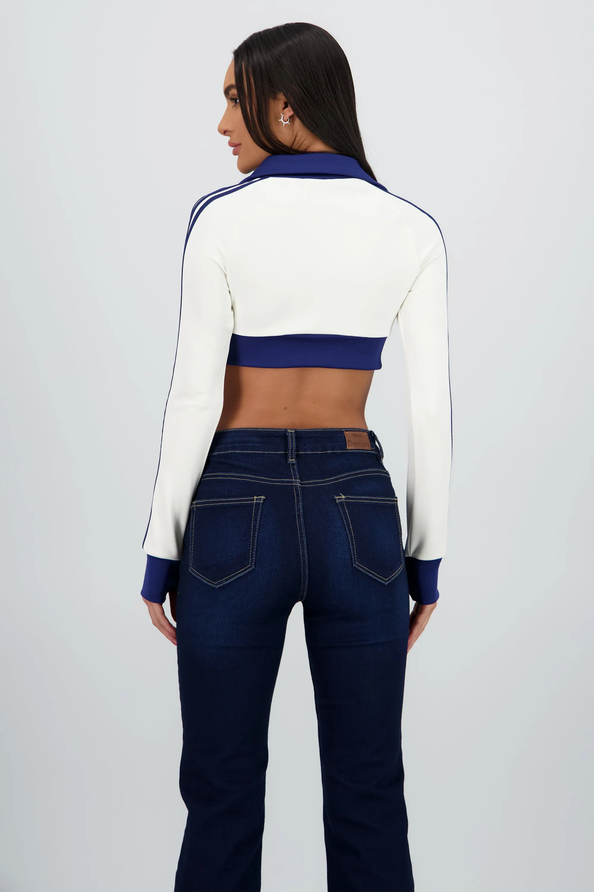 Sudadera deportivo crop detalle raya sold by Shasa product image thumbnail 4