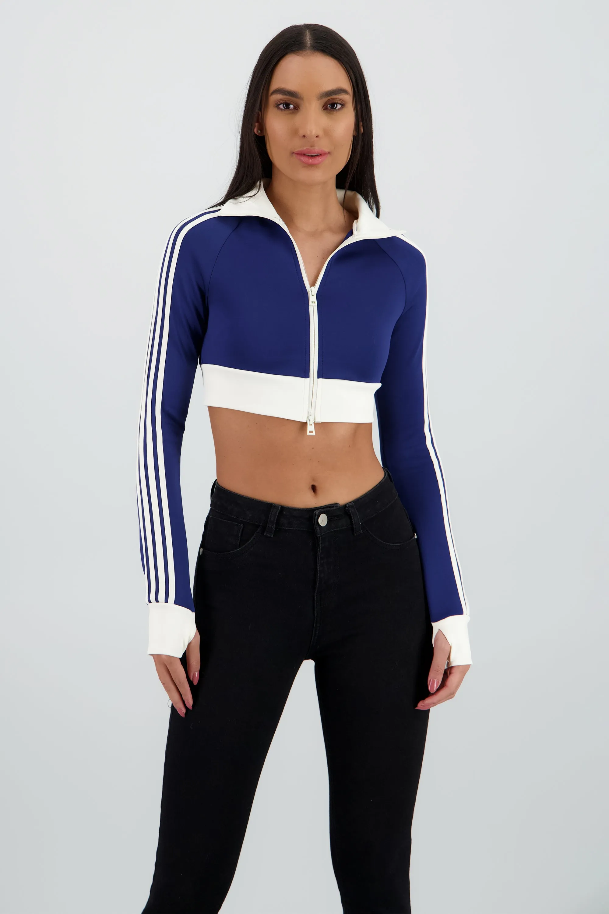 Sudadera deportivo crop detalle raya sold by Shasa