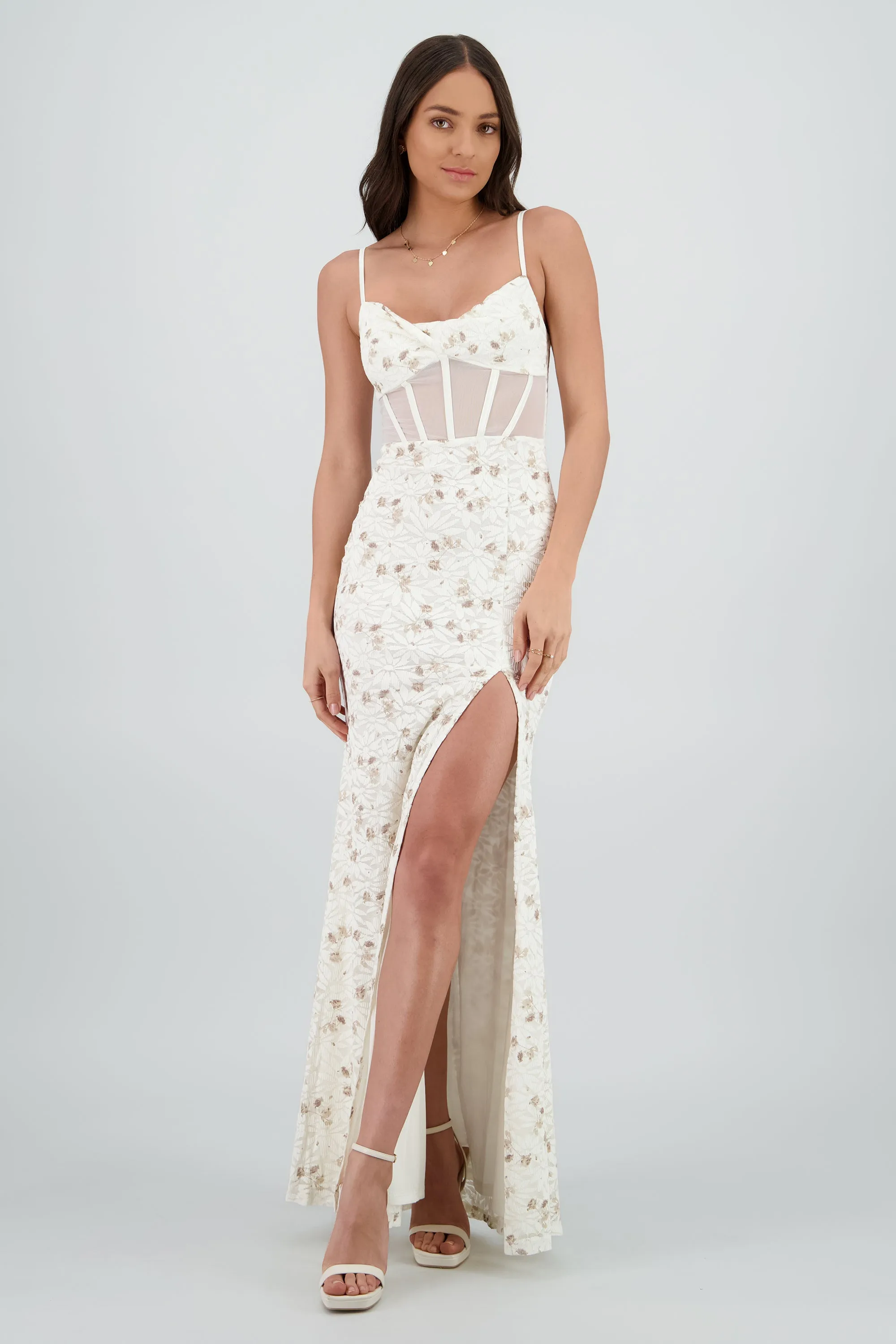 Vestido maxi de encaje con flores y varillas sold by Shasa