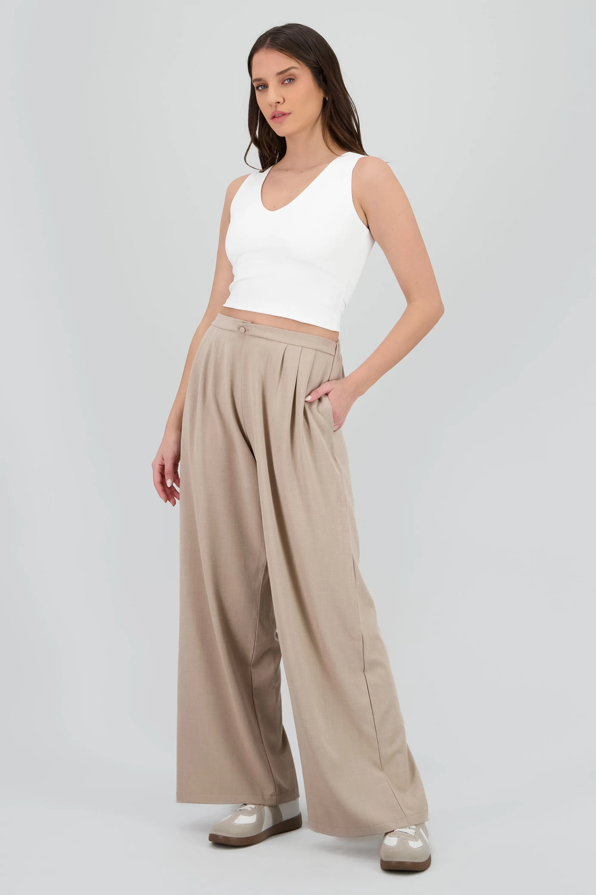Pantalon vestir pinzas mini pretina sold by Shasa