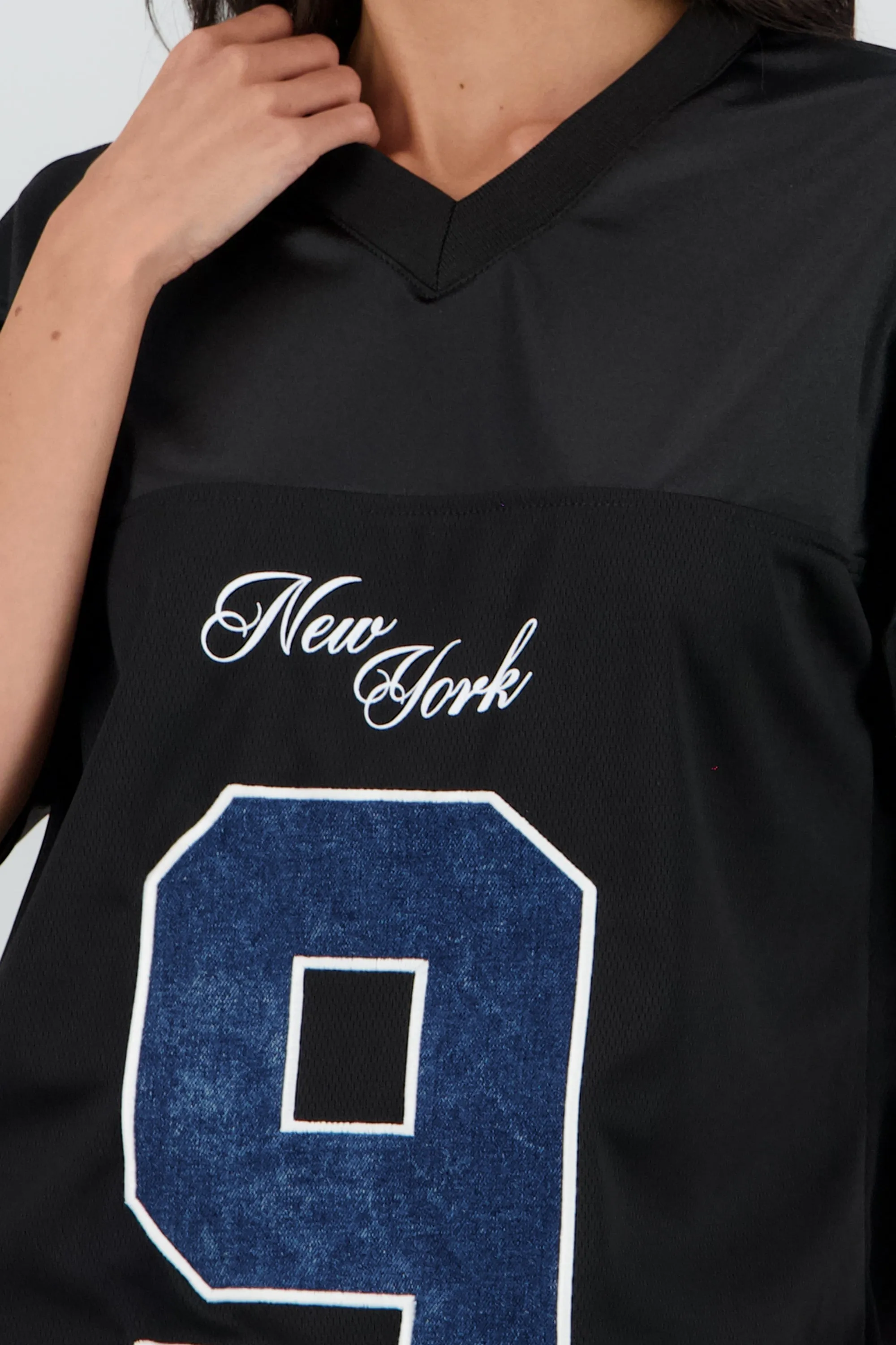 Playera deportiva detalle parche sold by Shasa product image thumbnail 5