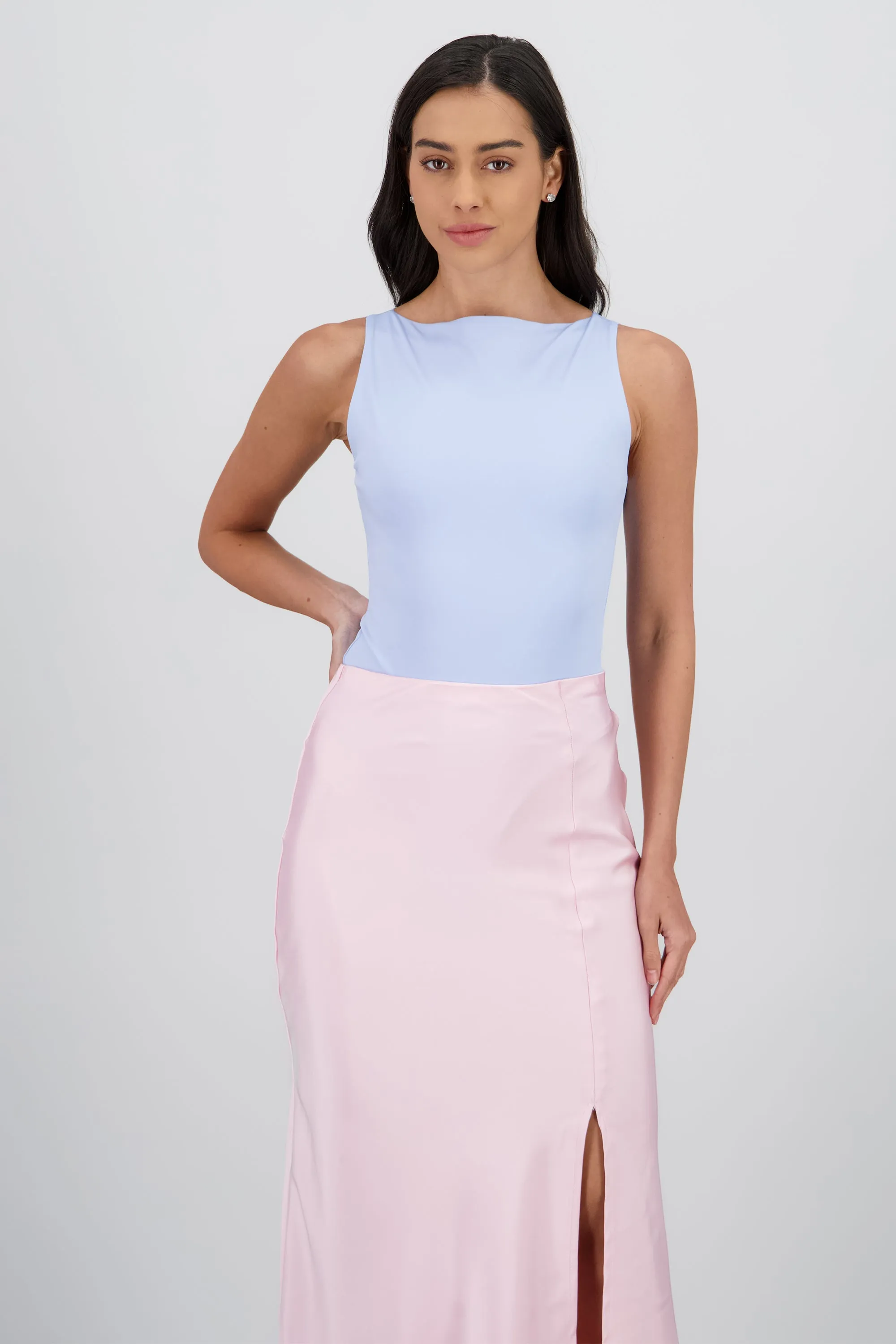 Body doble tela escote recto sold by Shasa