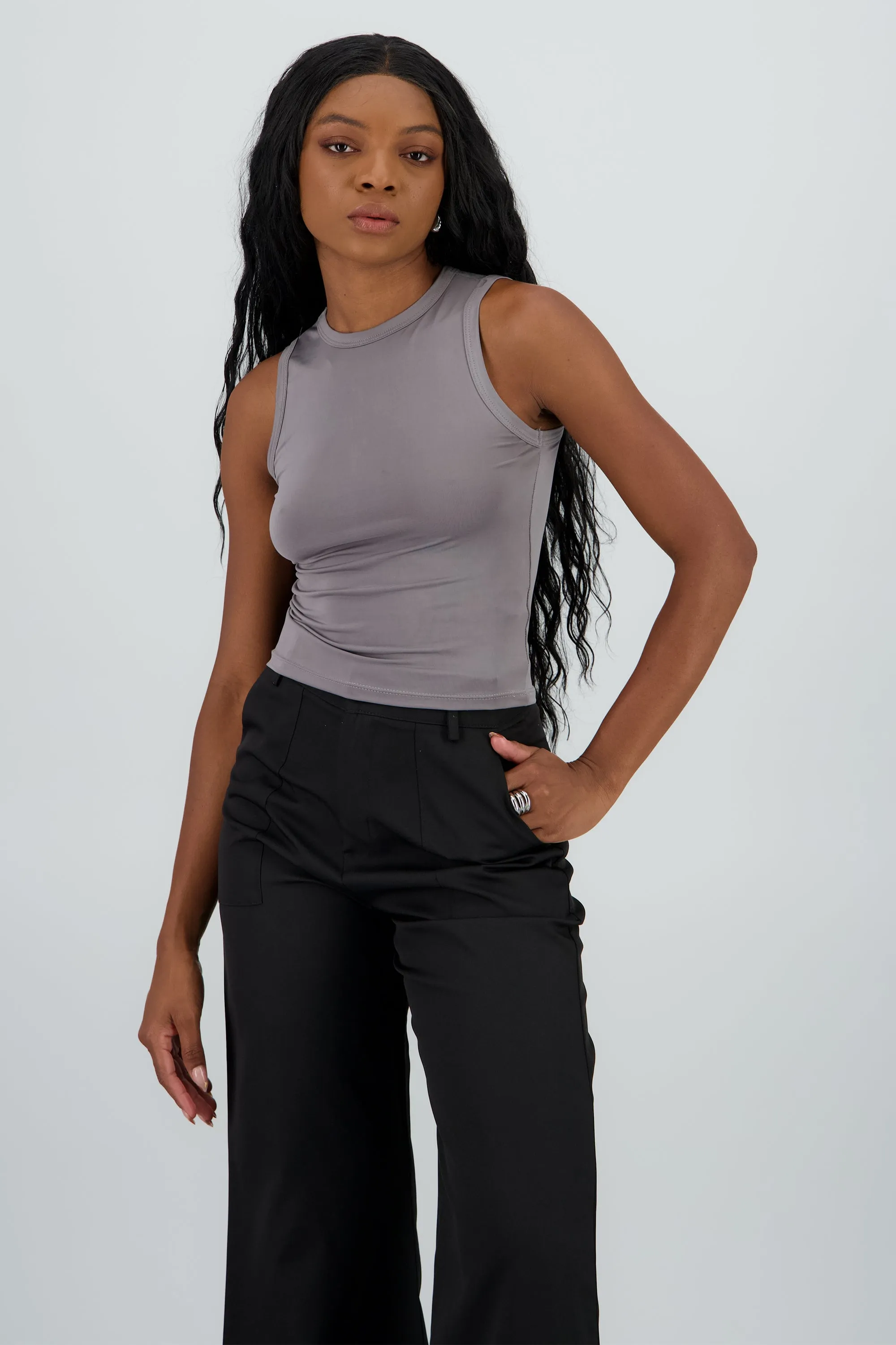 Top sin manga detalle cuello redondo liso sold by Shasa product image thumbnail 2