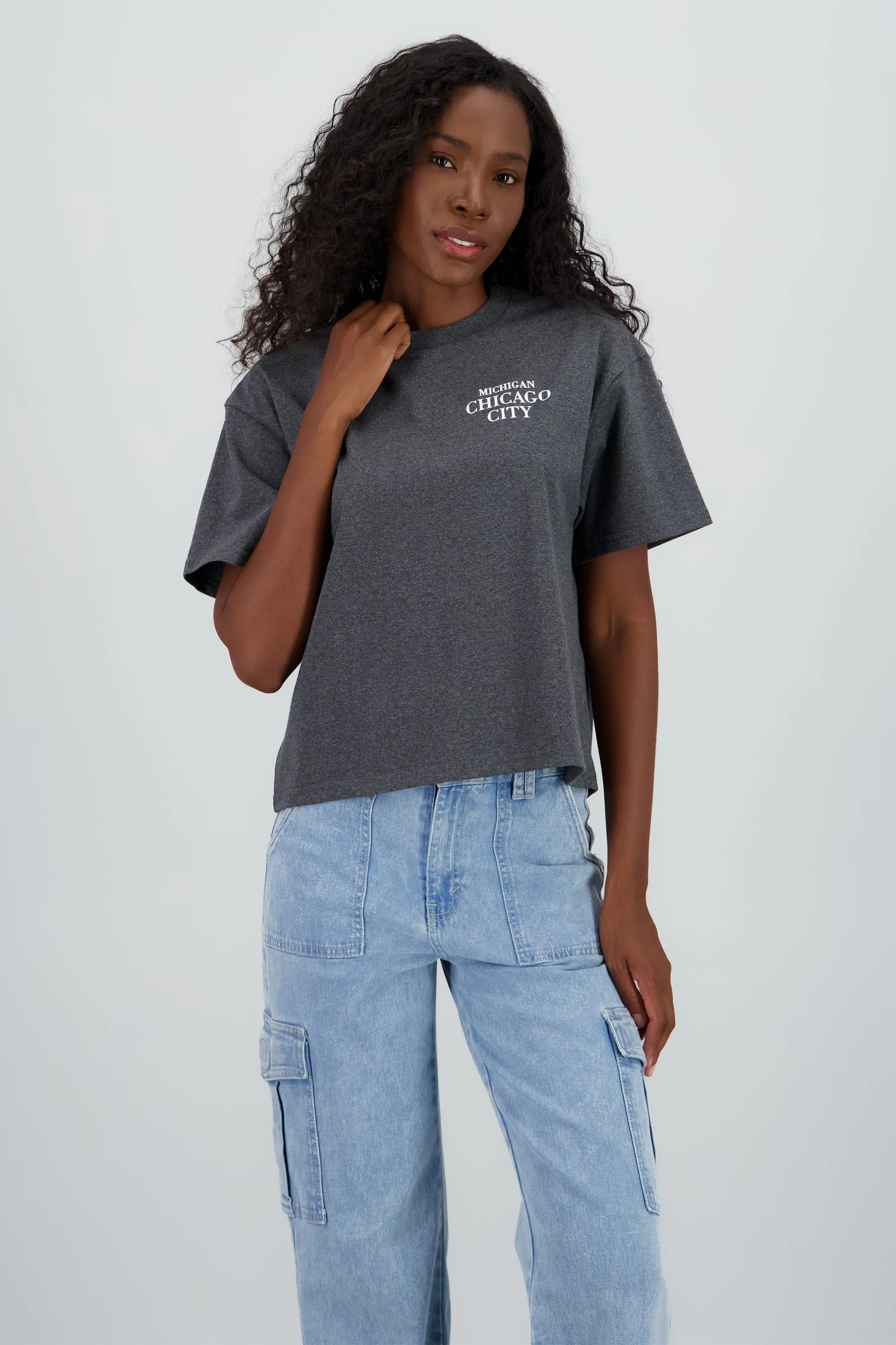 Playera manga corta oversize detalle estampado sold by Shasa