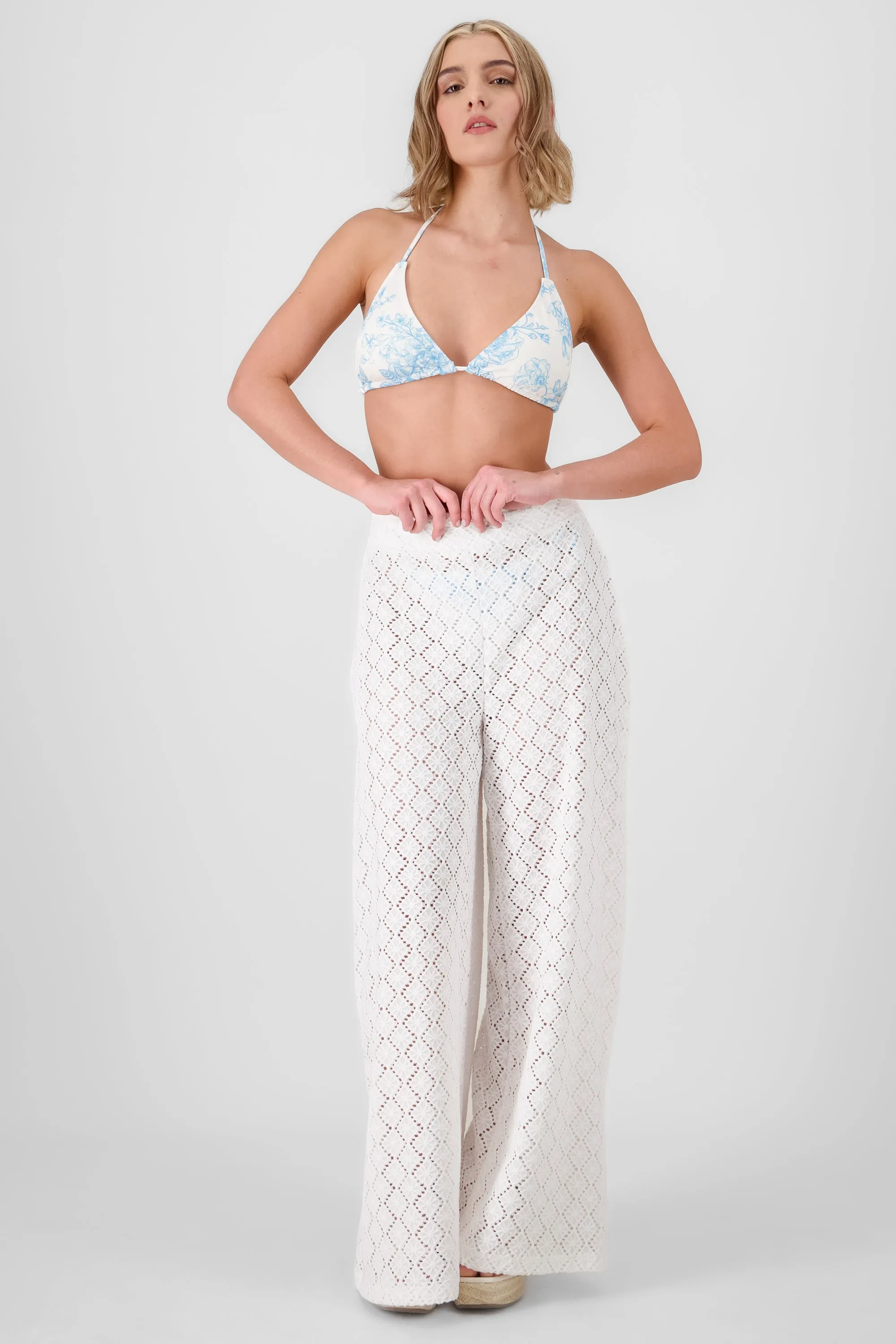 Pantalon textura resorte sold by Shasa